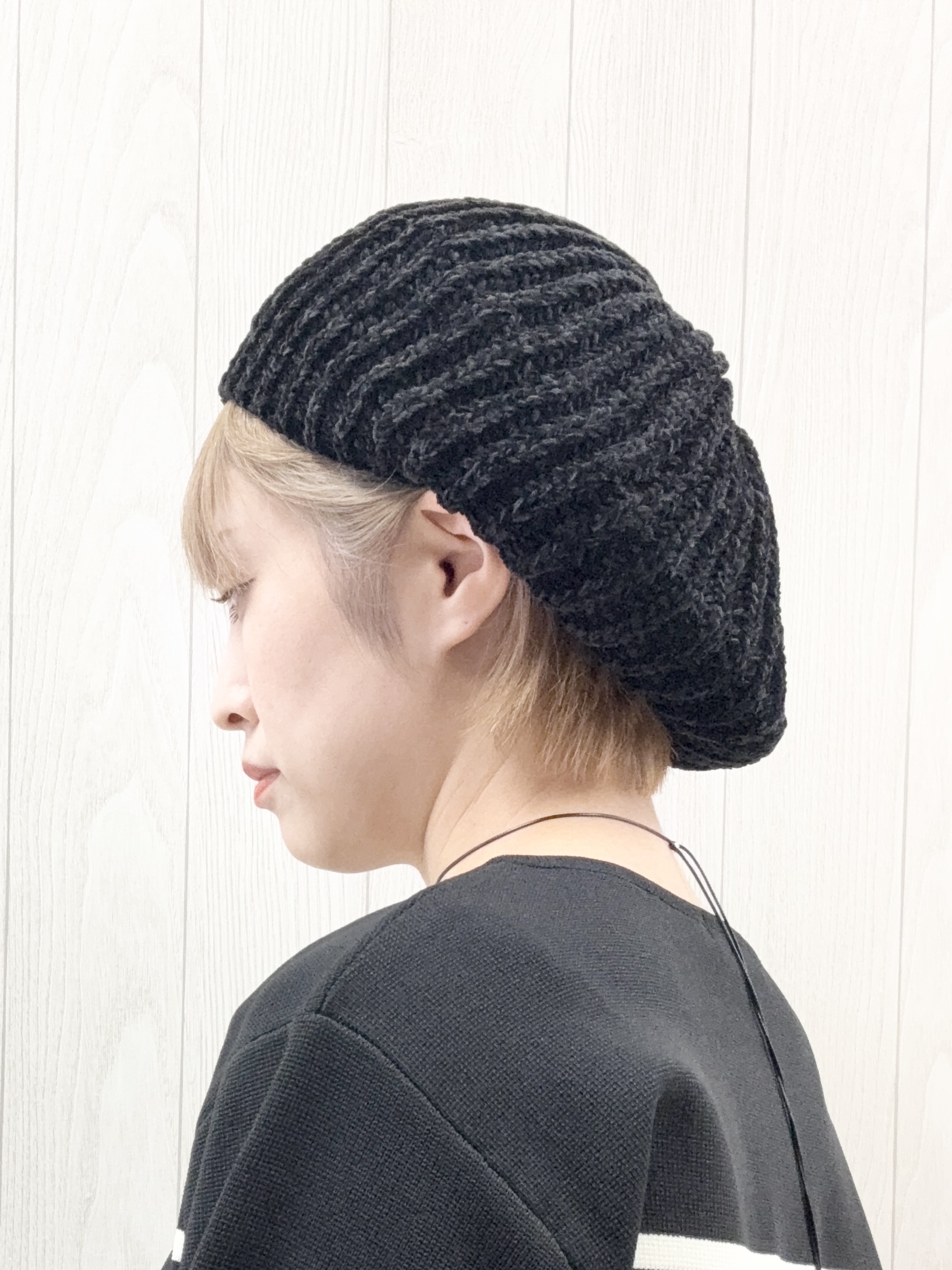 ちばみさんの「SHOO･LA･RUE｜【洗濯機可/S-LL】抜け感ある着こなしに 金ボタン付き スポンディッシュ クルーネックニット」を使ったコーディネート