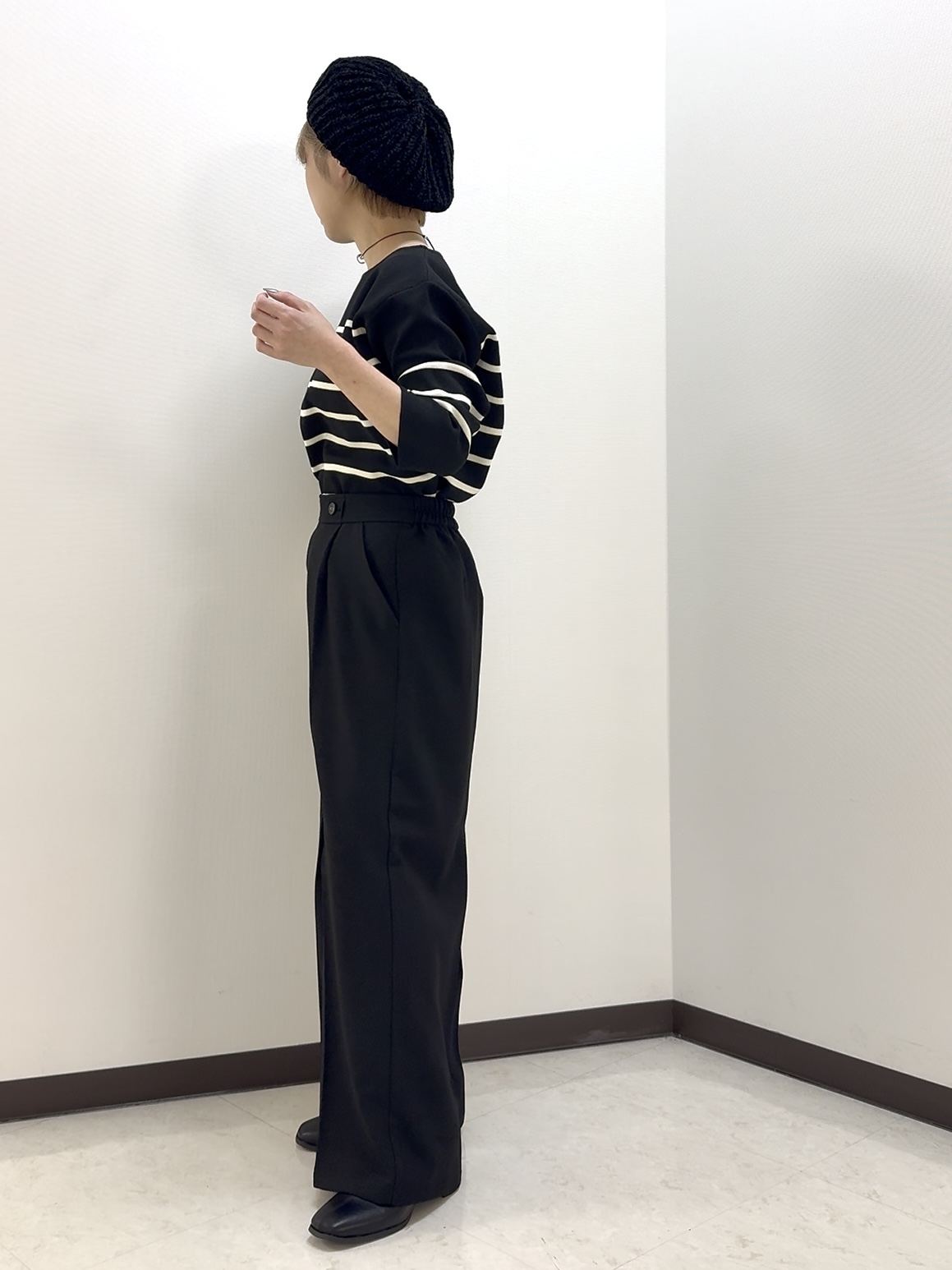 ちばみさんの「SHOO･LA･RUE｜【洗濯機可/S-LL】抜け感ある着こなしに 金ボタン付き スポンディッシュ クルーネックニット」を使ったコーディネート