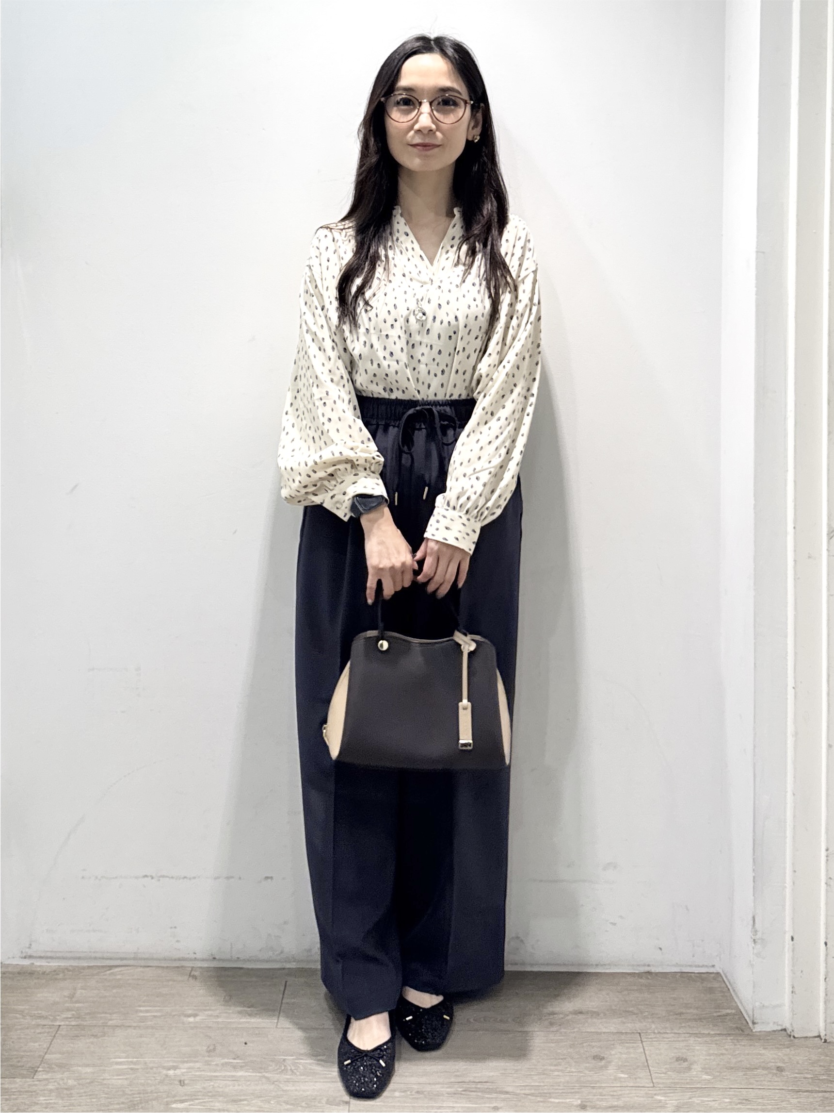 yuicciさんの「OPAQUE.CLIP｜レオパード柄プリント スキッパーブラウス【洗濯機OK】」を使ったコーディネート