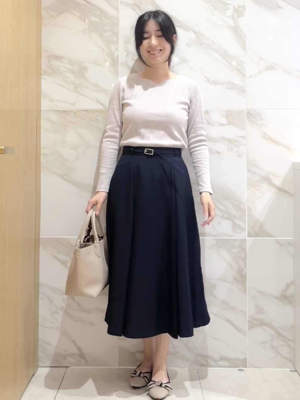 しおりさんの「index｜【デコルテ美しく】ハートネック テレコトップス」を使ったコーディネート