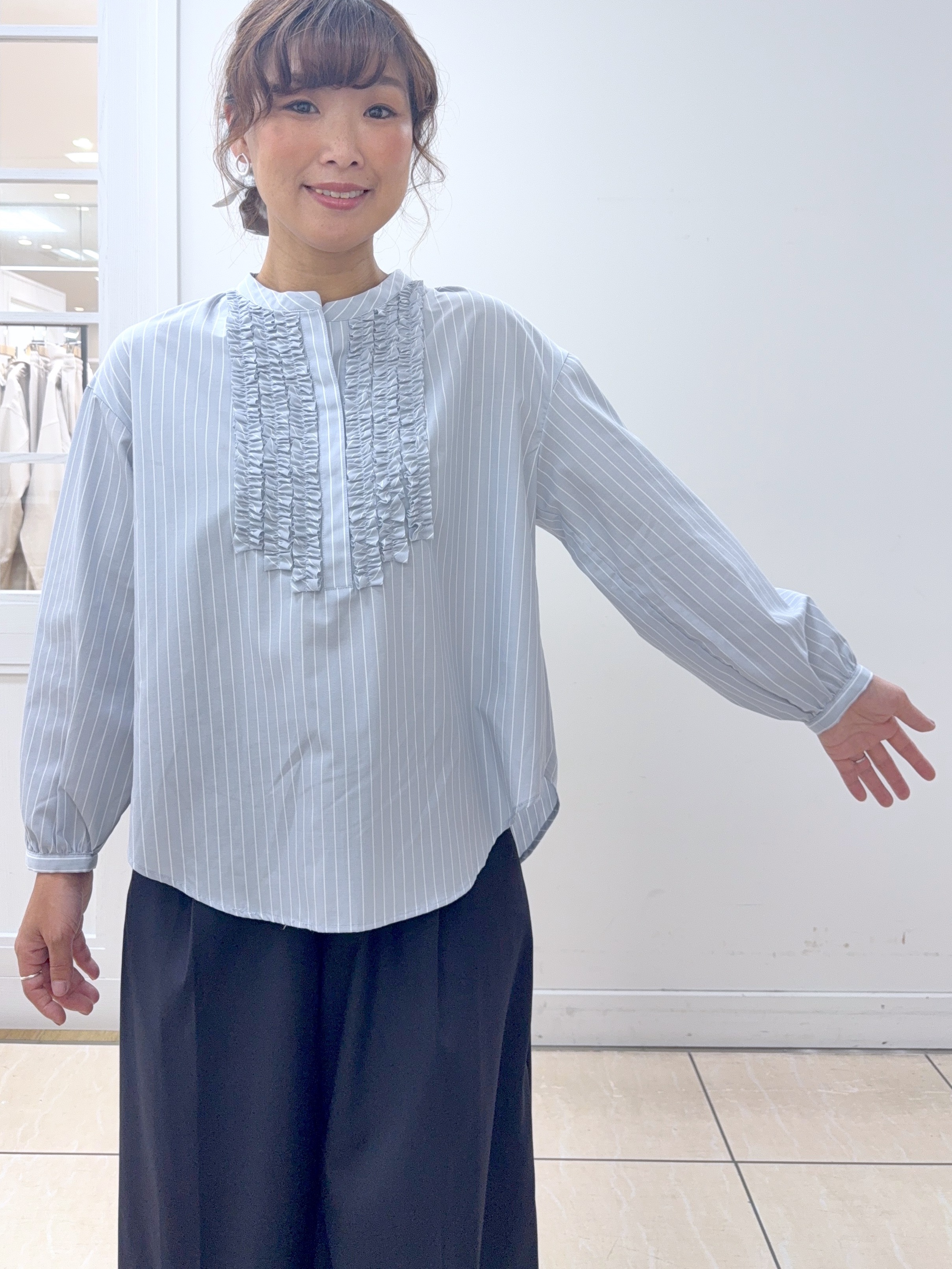 Osawaさんの「Dessin｜【洗える/7色展開/XS-L】フロントフリルブラウス」を使ったコーディネート