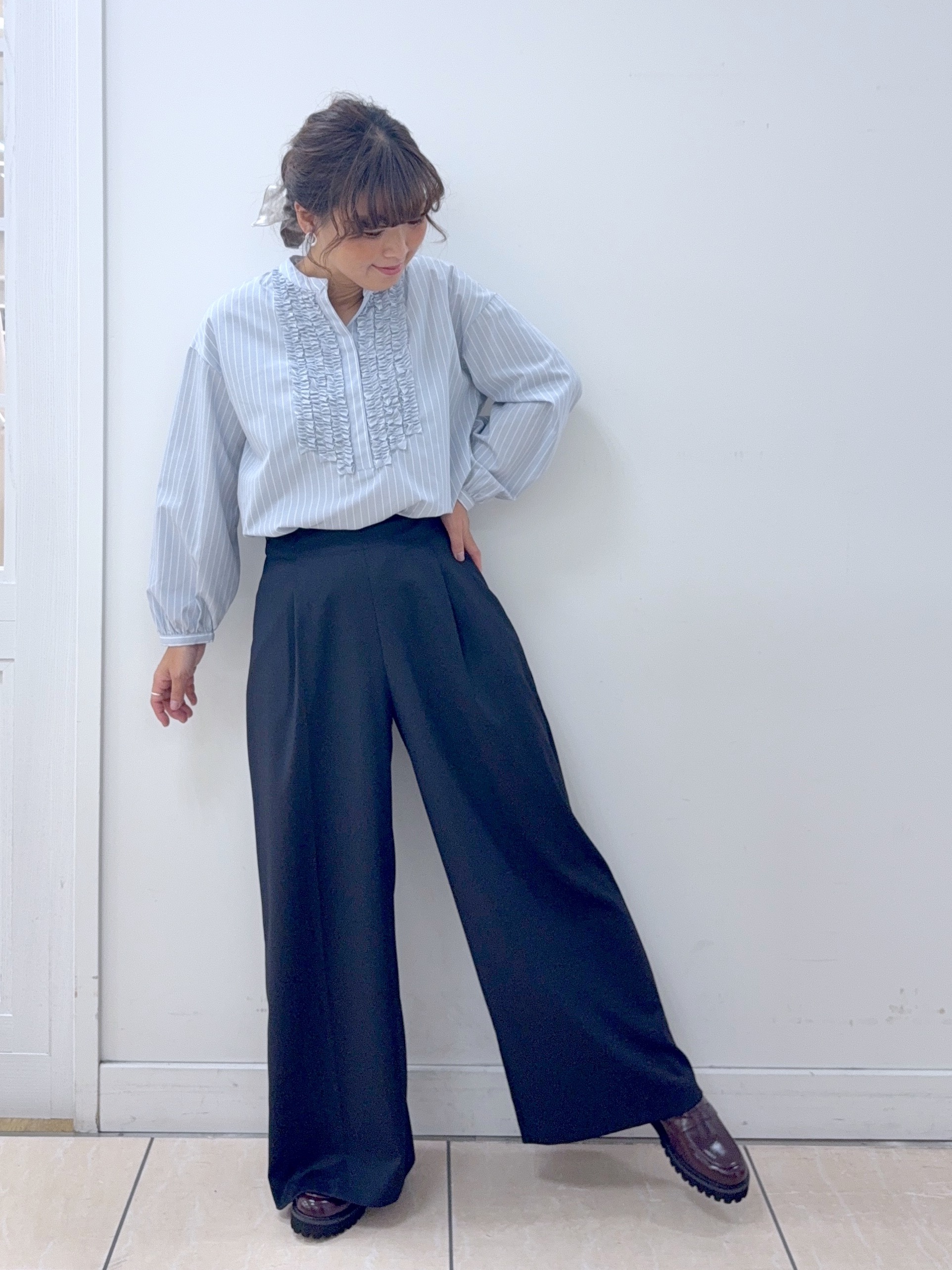 Osawaさんの「Dessin｜【洗える/7色展開/XS-L】フロントフリルブラウス」を使ったコーディネート