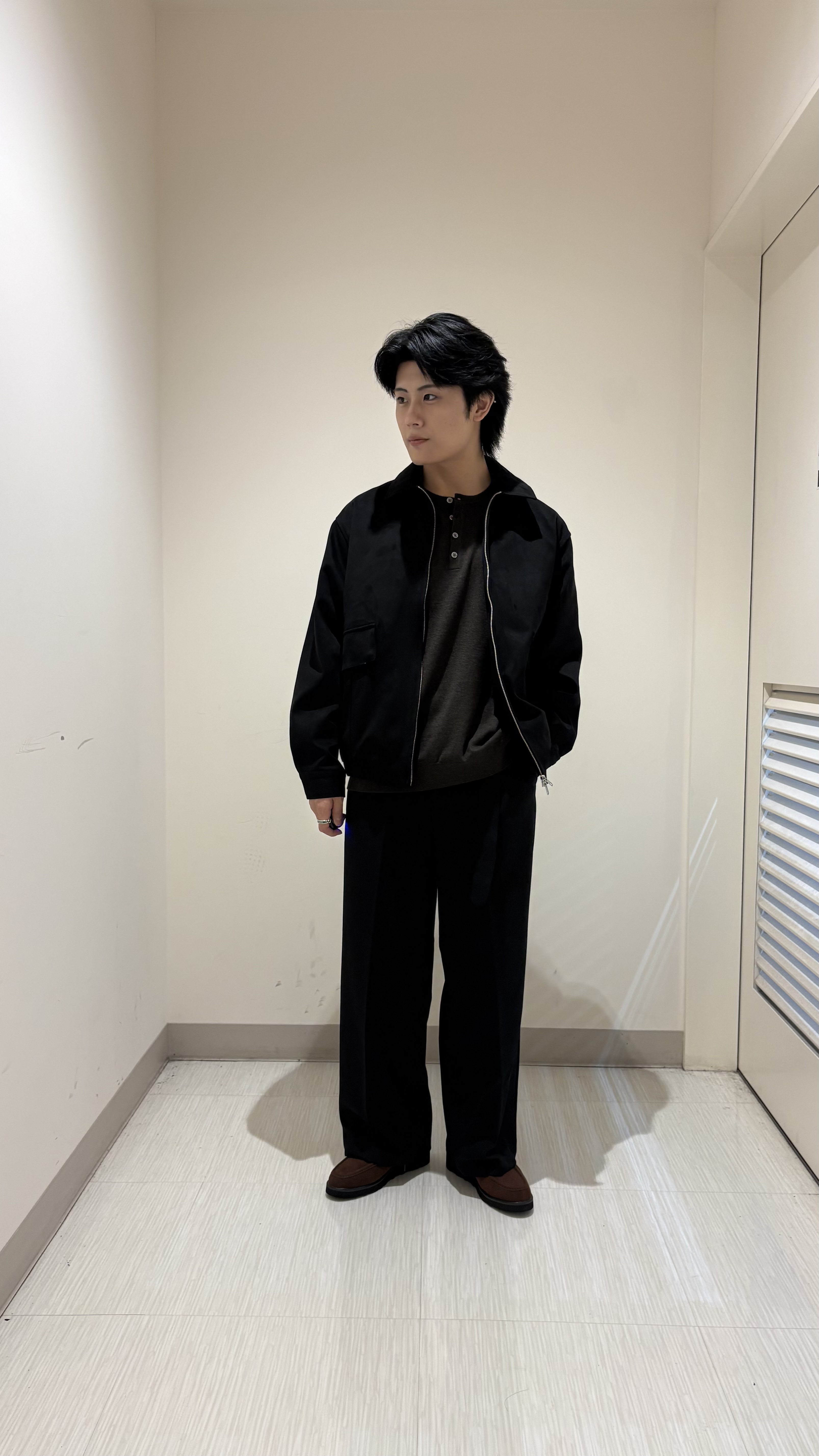 辻一樹さんの「tk.TAKEO KIKUCHI｜スエードタッチレザー調ブルゾン」を使ったコーディネート