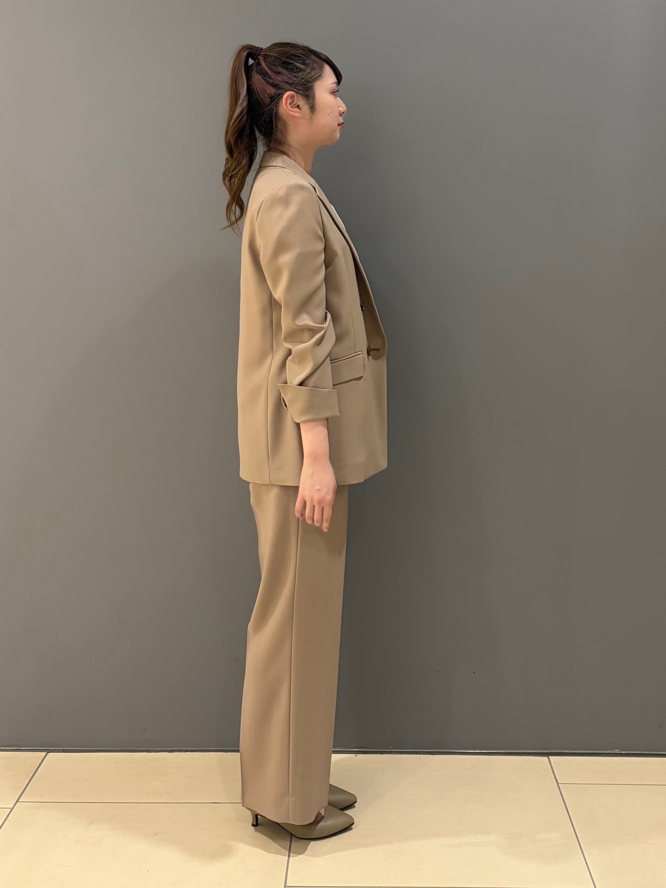 miさんの「UNTITLED｜【新色追加/セットアップ可】エアリー ダブルブレストジャケット」を使ったコーディネート
