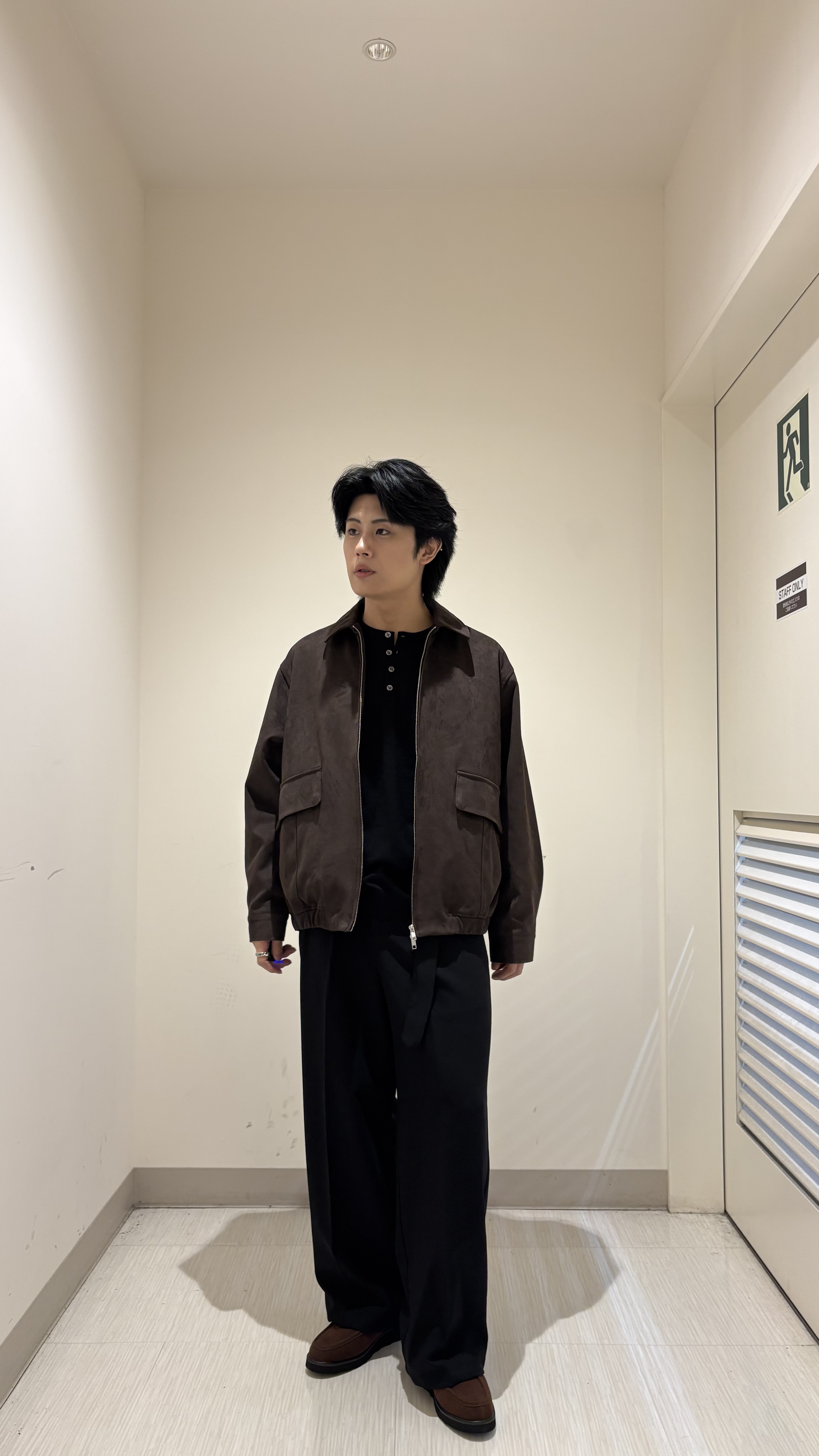 辻一樹さんの「tk.TAKEO KIKUCHI｜スエードタッチレザー調ブルゾン」を使ったコーディネート