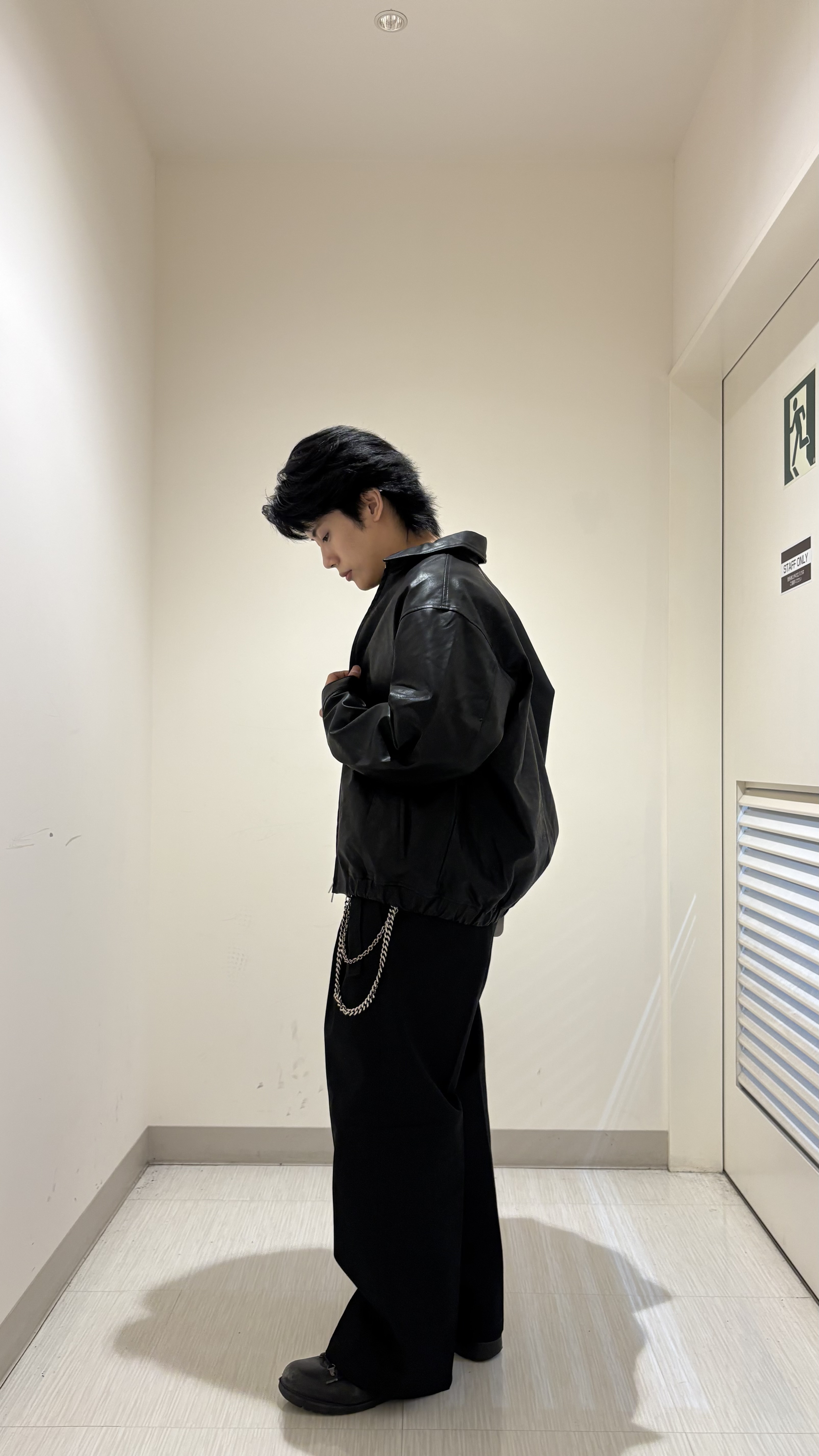 辻一樹さんの「tk.TAKEO KIKUCHI｜レザー調フライトジャケット」を使ったコーディネート