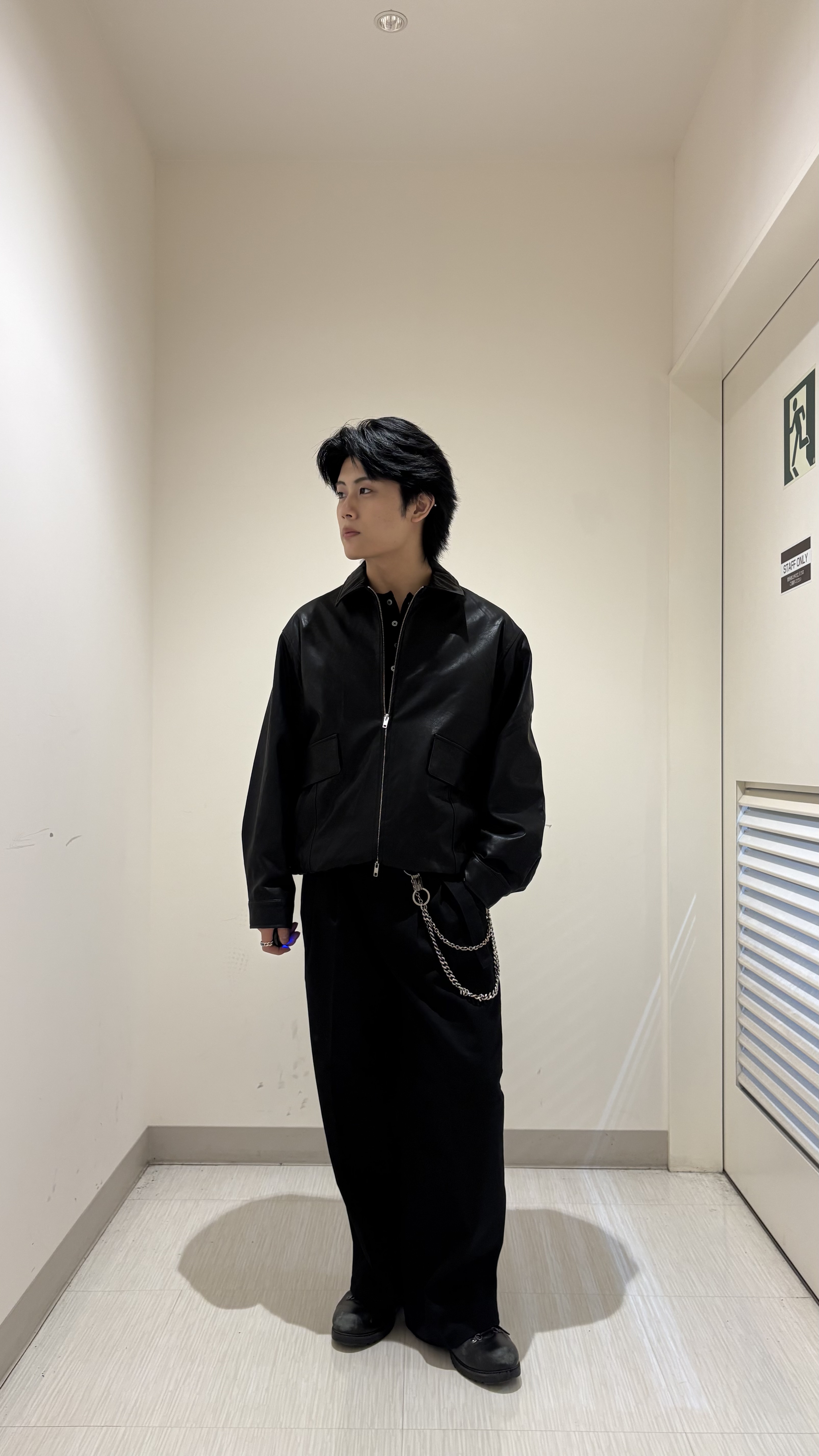 辻一樹さんの「tk.TAKEO KIKUCHI｜レザー調フライトジャケット」を使ったコーディネート