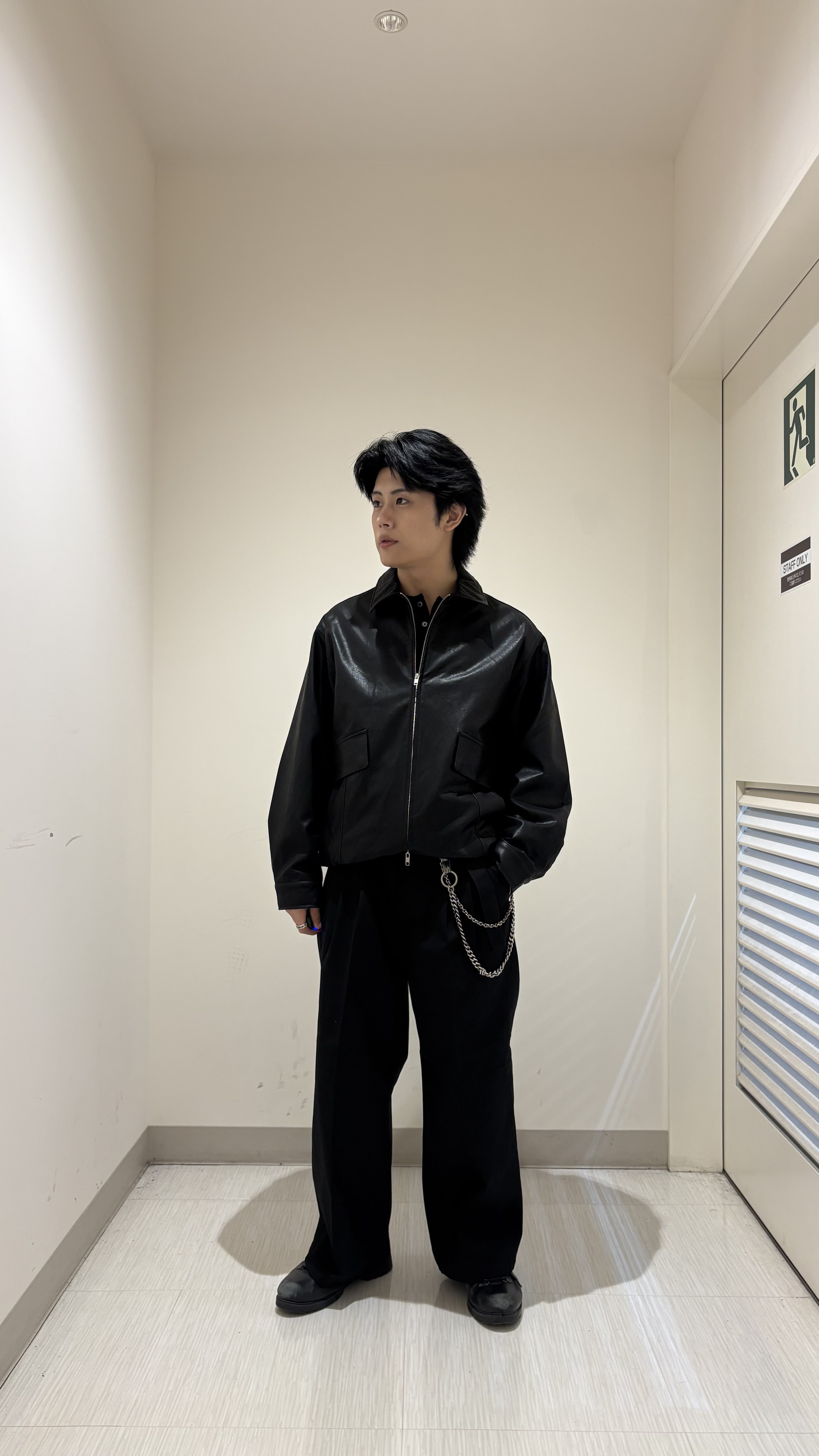 辻一樹さんの「tk.TAKEO KIKUCHI｜レザー調フライトジャケット」を使ったコーディネート