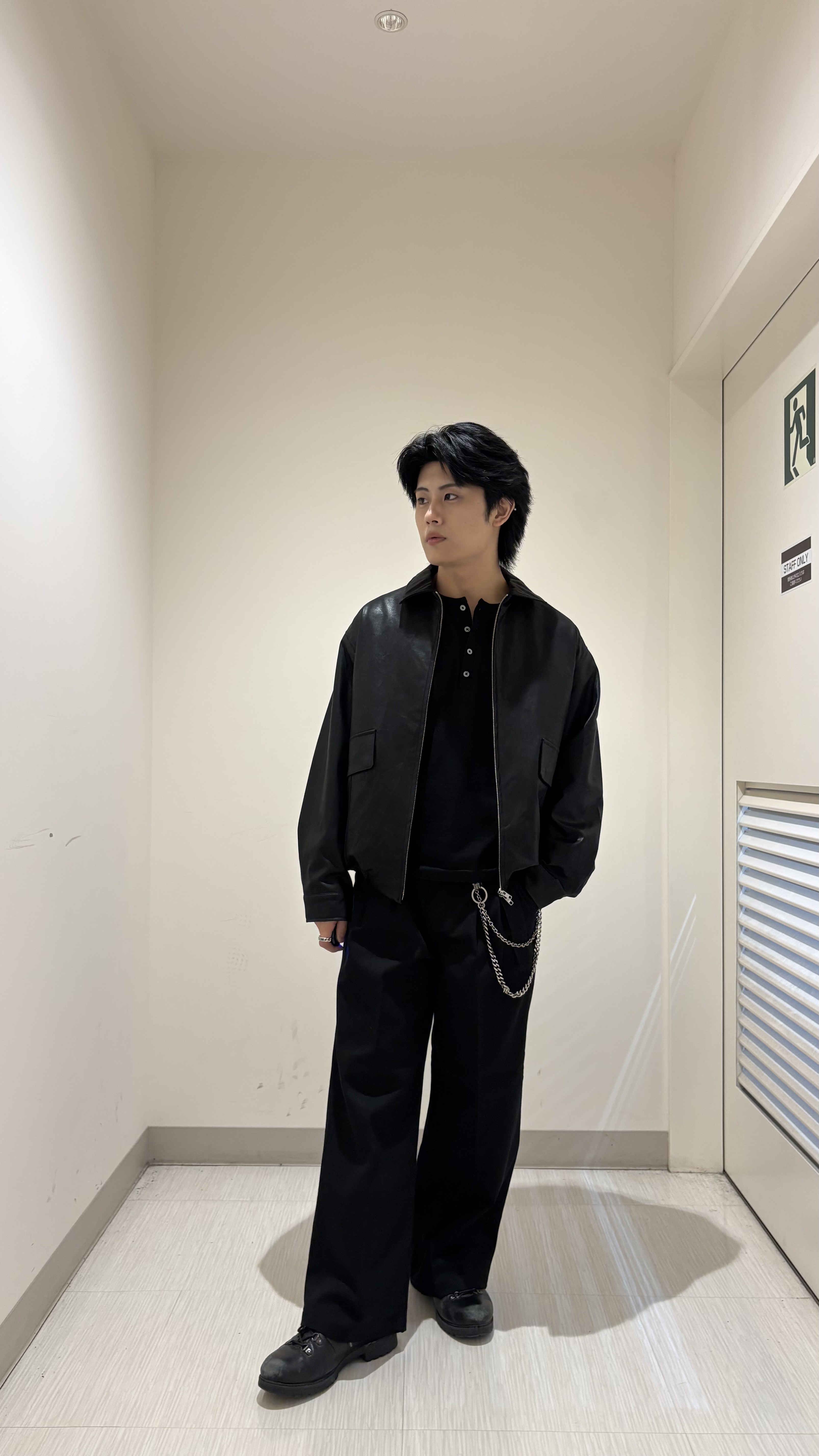 辻一樹さんの「tk.TAKEO KIKUCHI｜レザー調フライトジャケット」を使ったコーディネート
