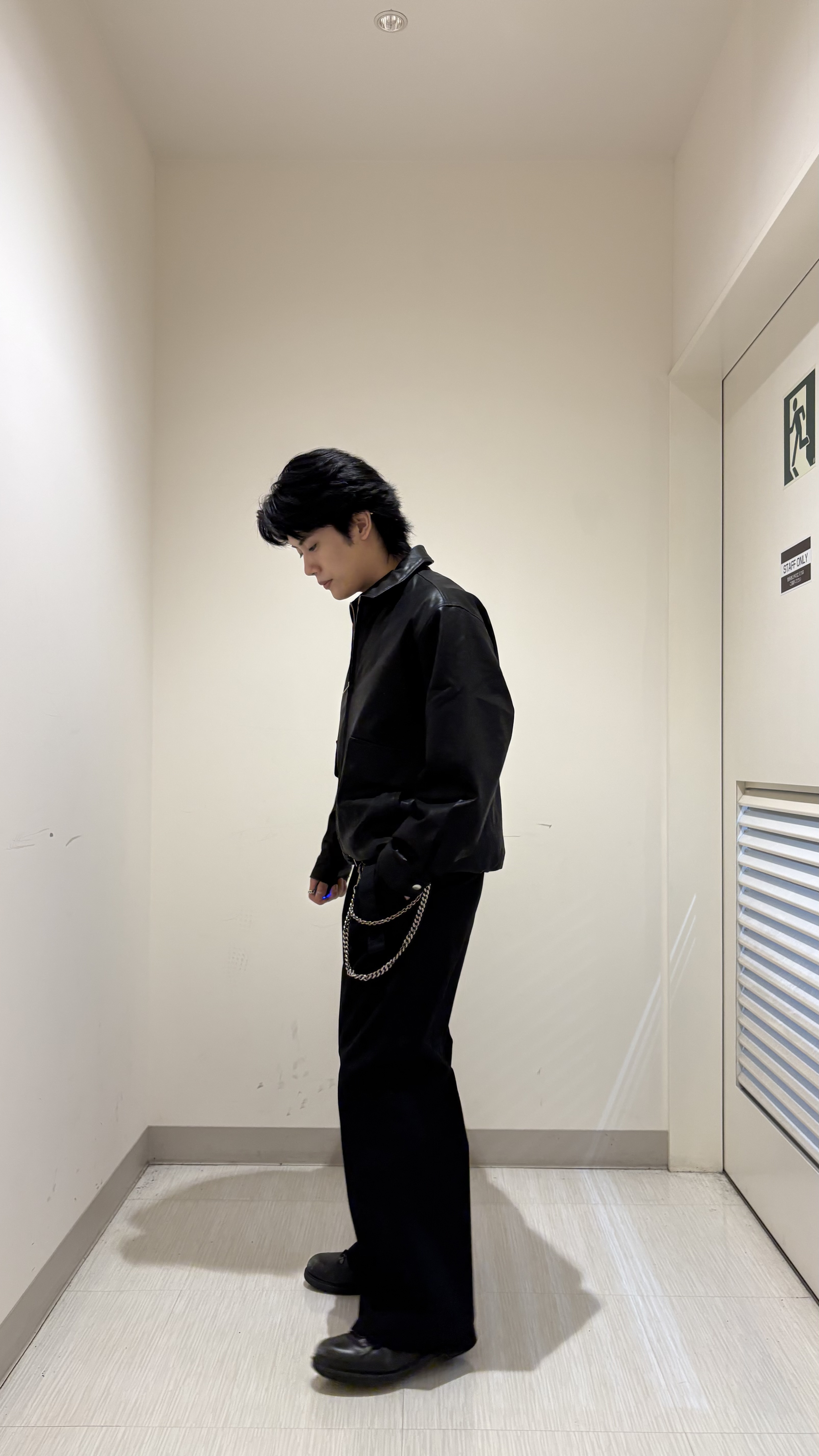 辻一樹さんの「tk.TAKEO KIKUCHI｜レザー調フライトジャケット」を使ったコーディネート