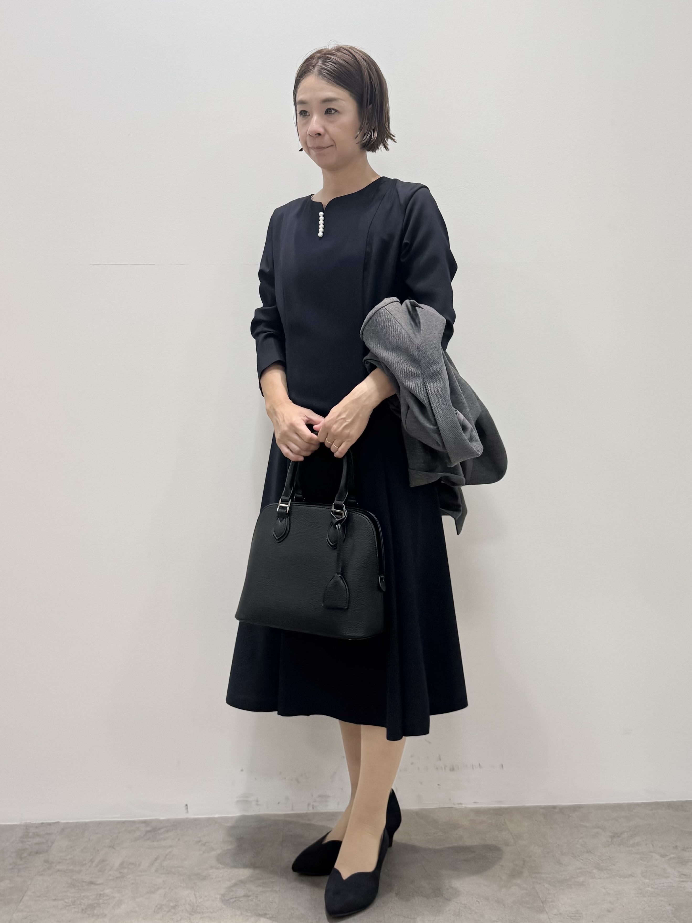koyaさんの「Reflect｜【SS-4Lサイズ】パール調パーツデザイン ノーカラーワンピース」を使ったコーディネート