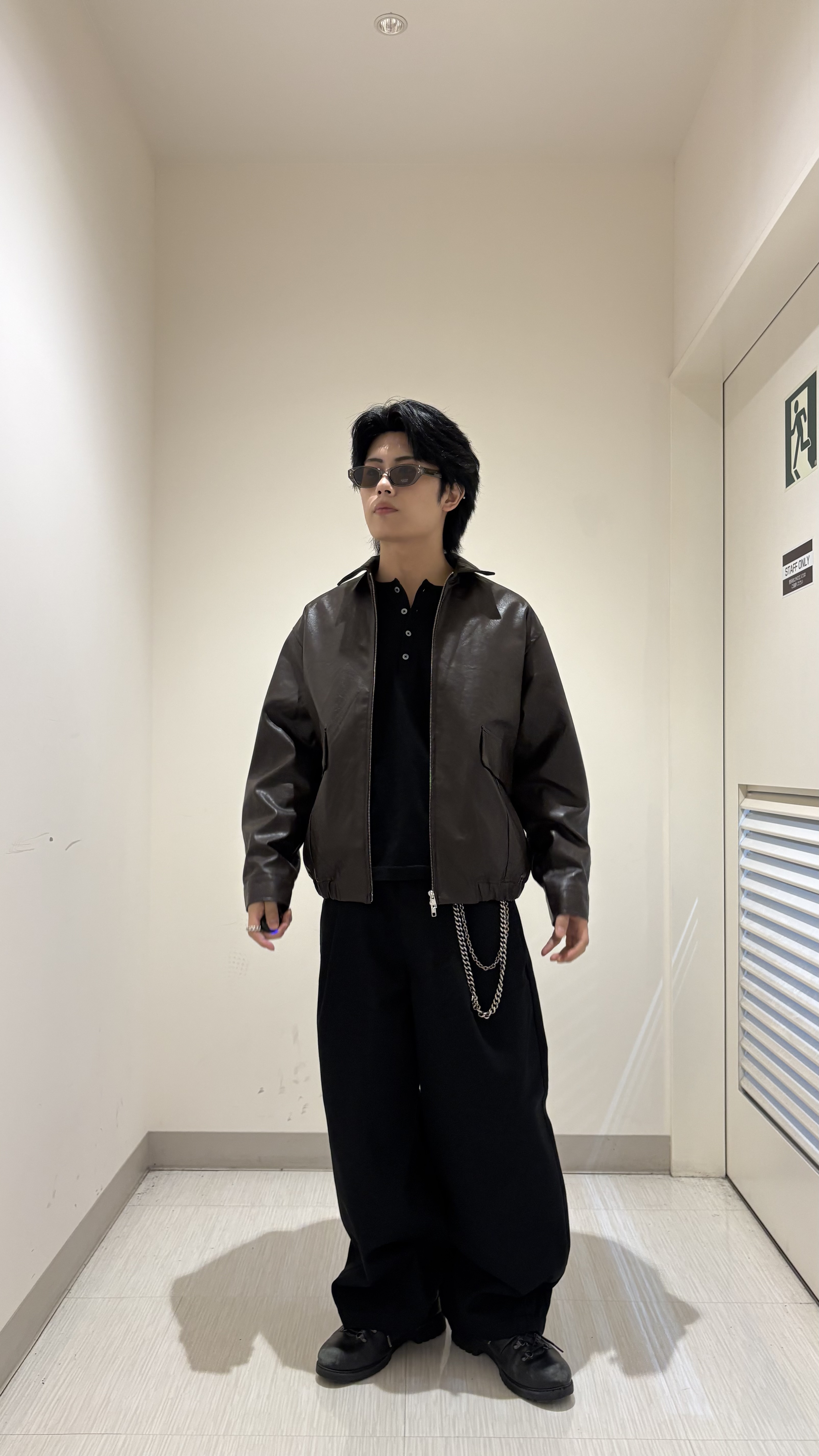 辻一樹さんの「tk.TAKEO KIKUCHI｜レザー調フライトジャケット」を使ったコーディネート