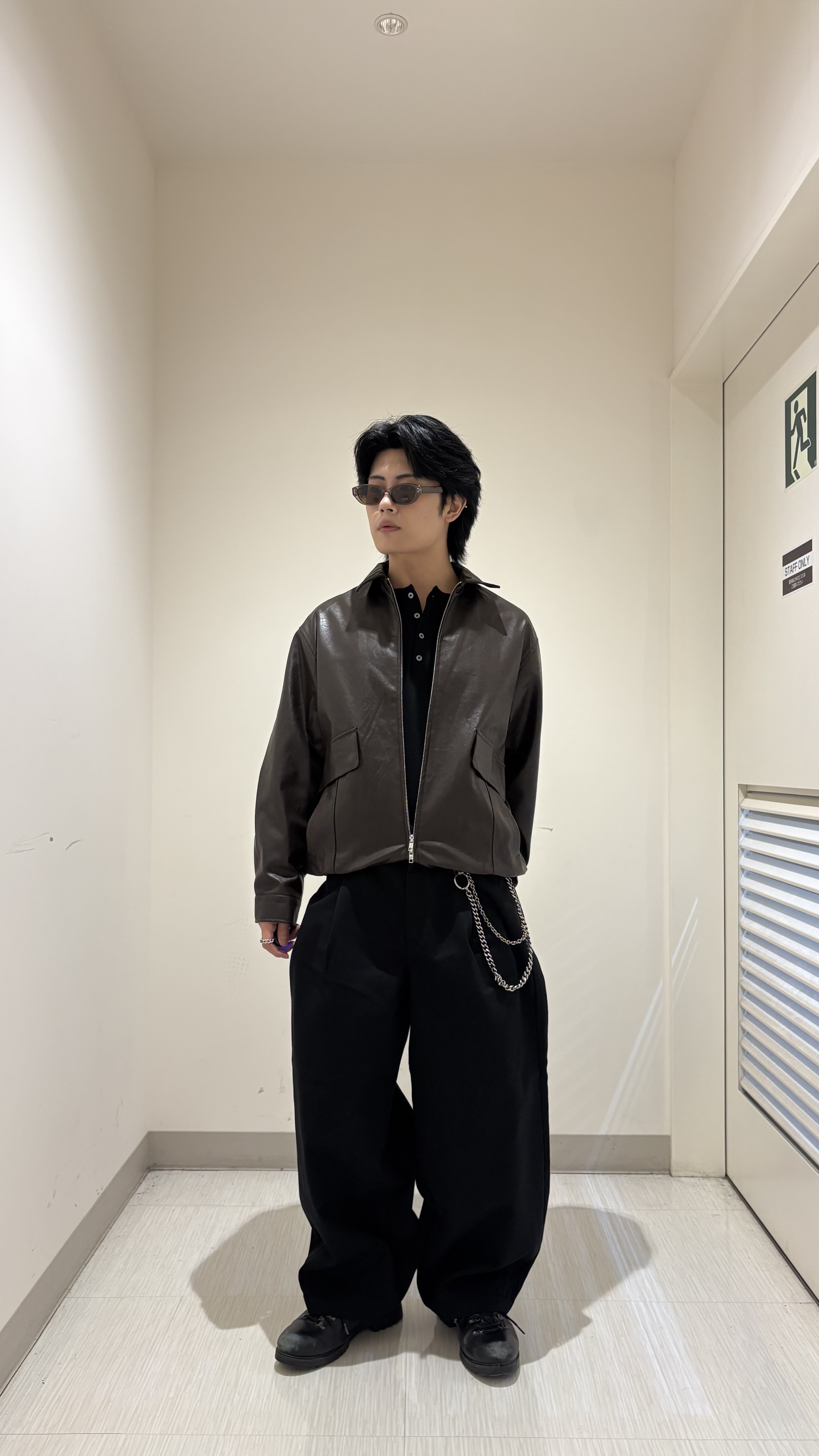 辻一樹さんの「tk.TAKEO KIKUCHI｜レザー調フライトジャケット」を使ったコーディネート