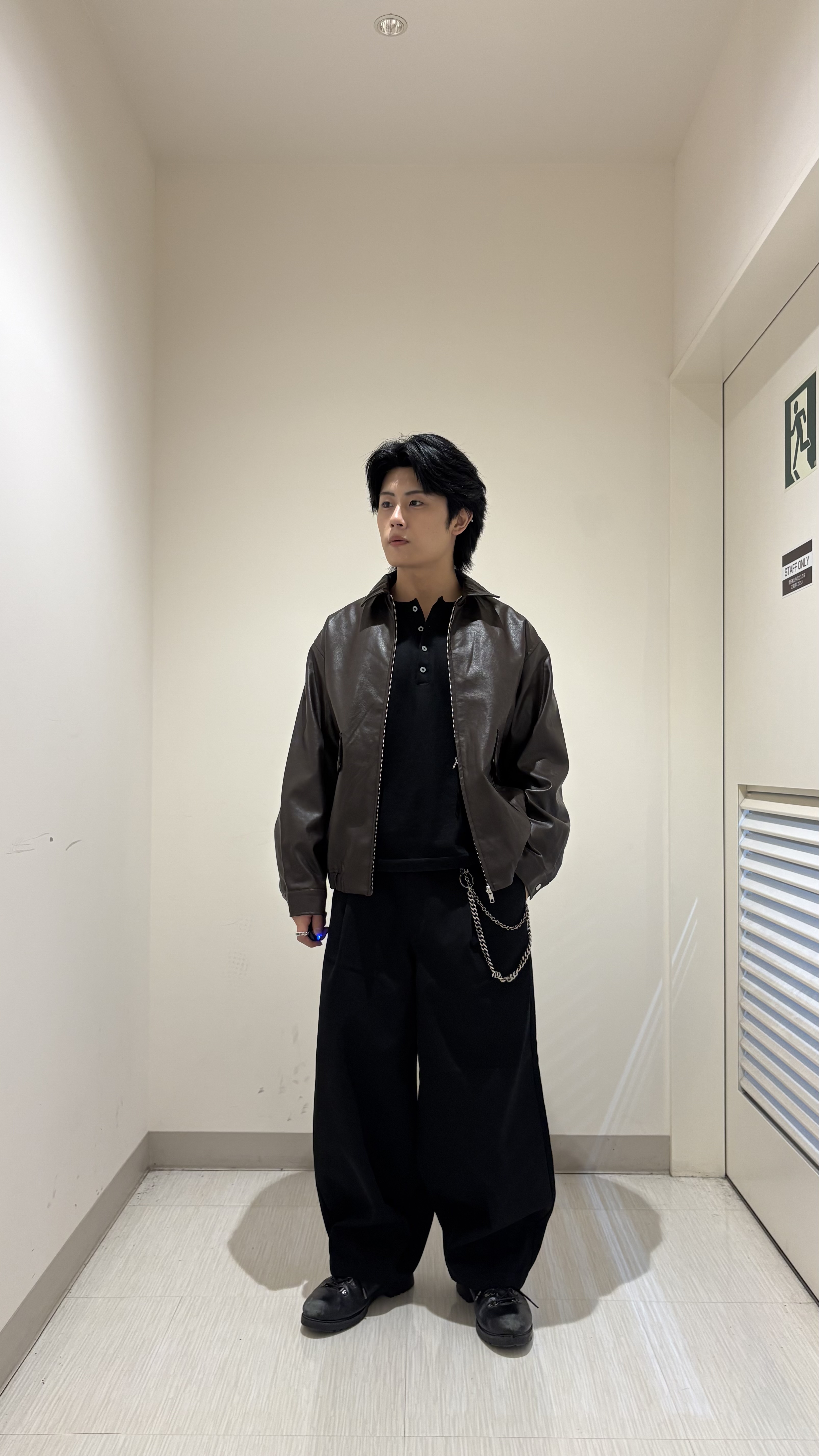 辻一樹さんの「tk.TAKEO KIKUCHI｜レザー調フライトジャケット」を使ったコーディネート
