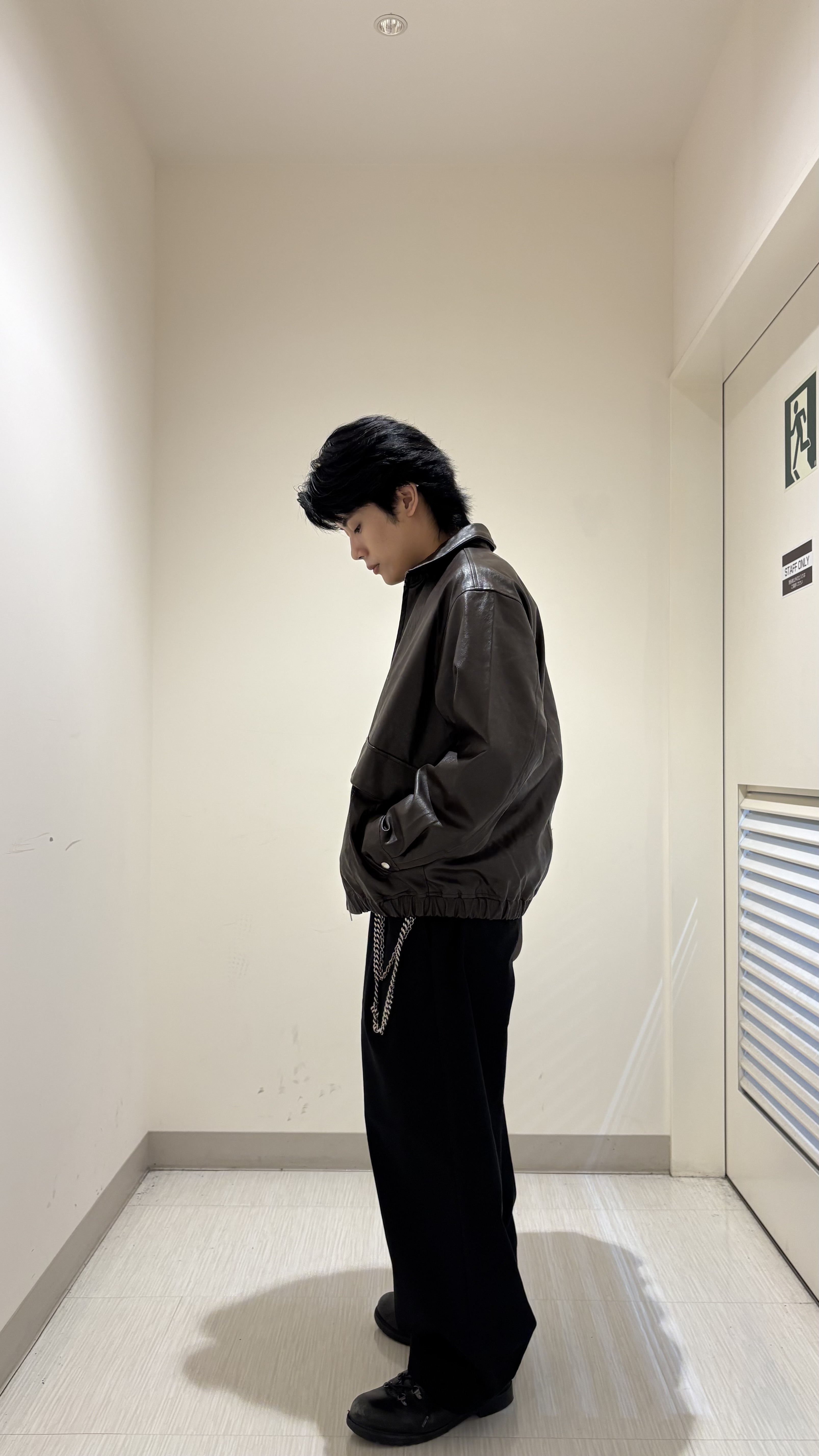 辻一樹さんの「tk.TAKEO KIKUCHI｜レザー調フライトジャケット」を使ったコーディネート