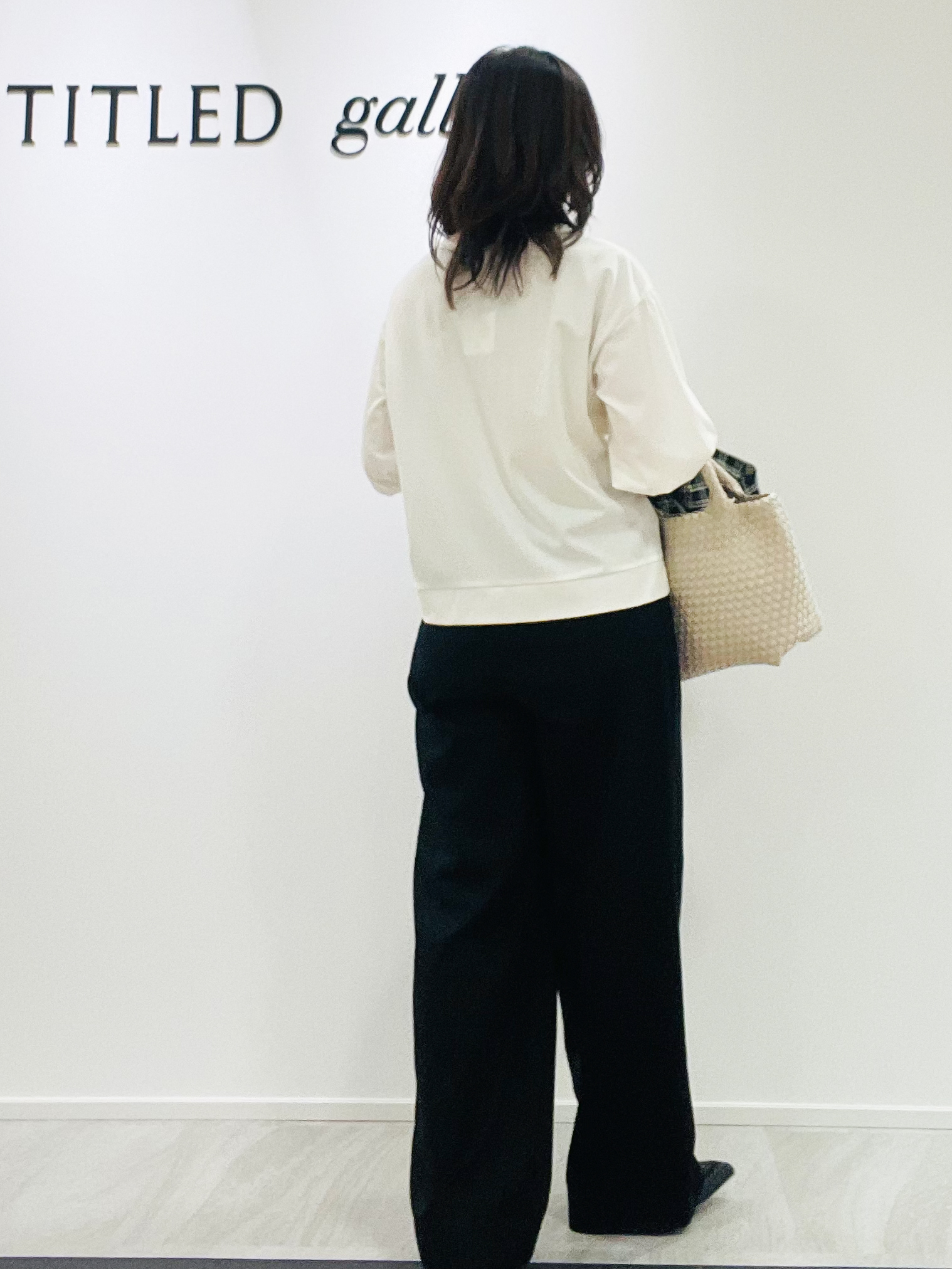めいさんの「UNTITLED｜【楽にきれい見え/体型カバー】パフスリーブジャージトップス」を使ったコーディネート
