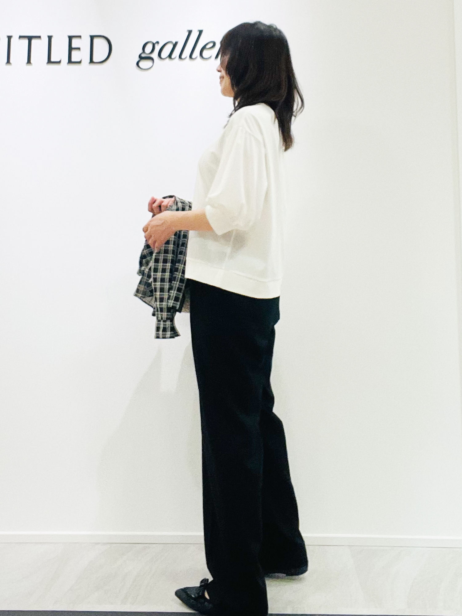 めいさんの「UNTITLED｜【楽にきれい見え/体型カバー】パフスリーブジャージトップス」を使ったコーディネート