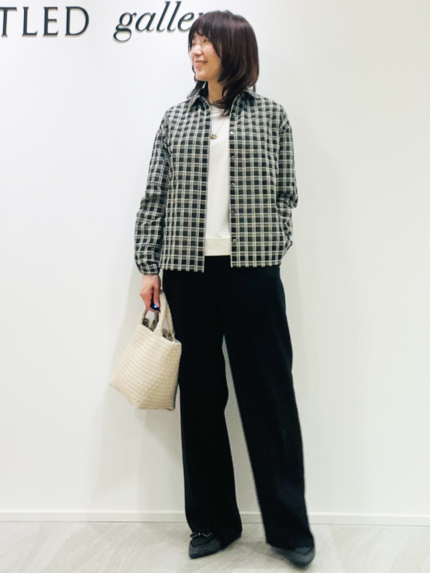 めいさんの「UNTITLED｜【楽にきれい見え/体型カバー】パフスリーブジャージトップス」を使ったコーディネート