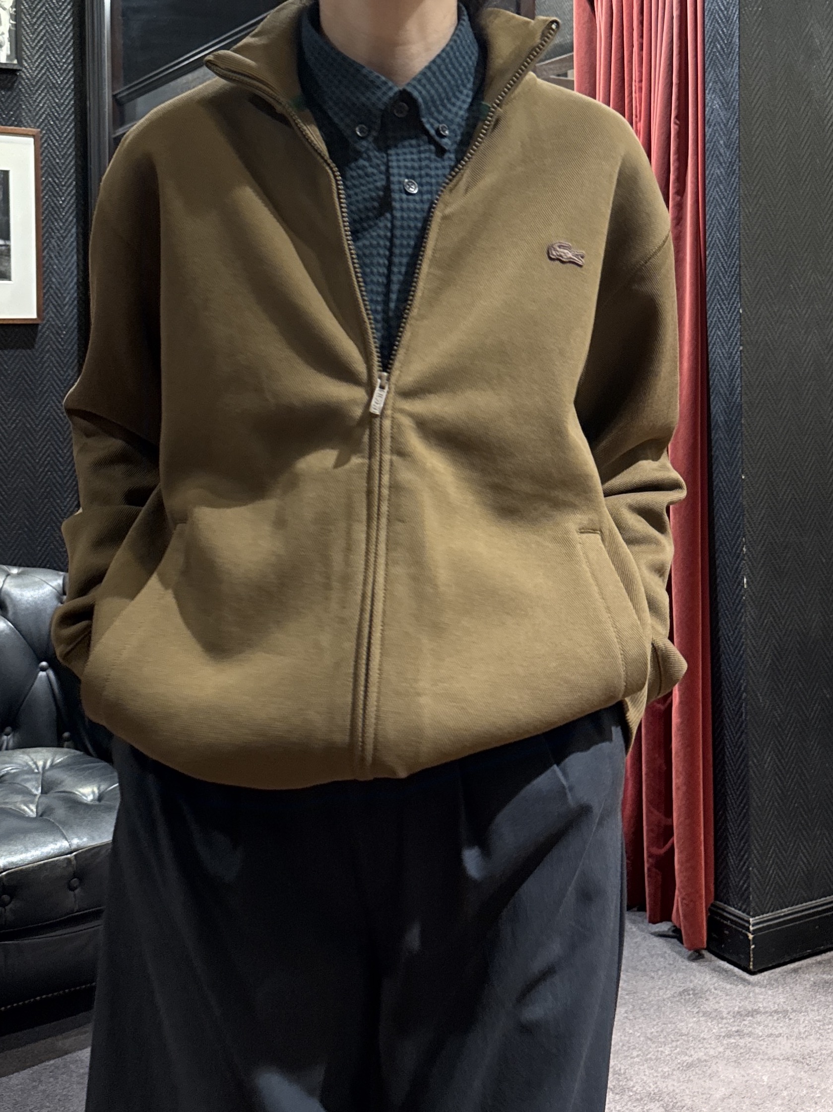 神野（jinno）さんの「TAKEO KIKUCHI｜【抗菌防臭/シーズンレス】シアサッカーギンガムチェック ストレッチシャツ」を使ったコーディネート