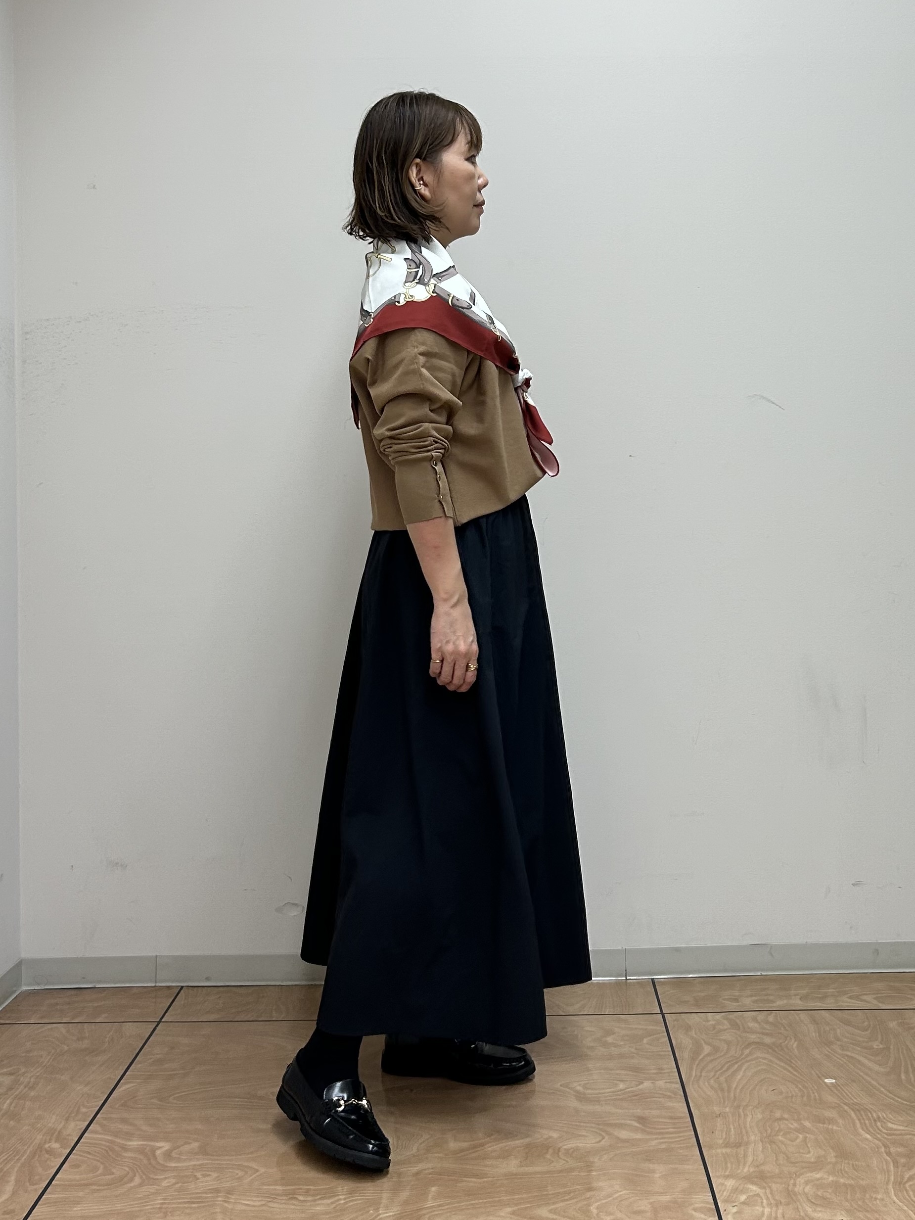 mariさんの「INDIVI｜【撥水／裏地なし軽量】ギャザーボリュームスカート」を使ったコーディネート