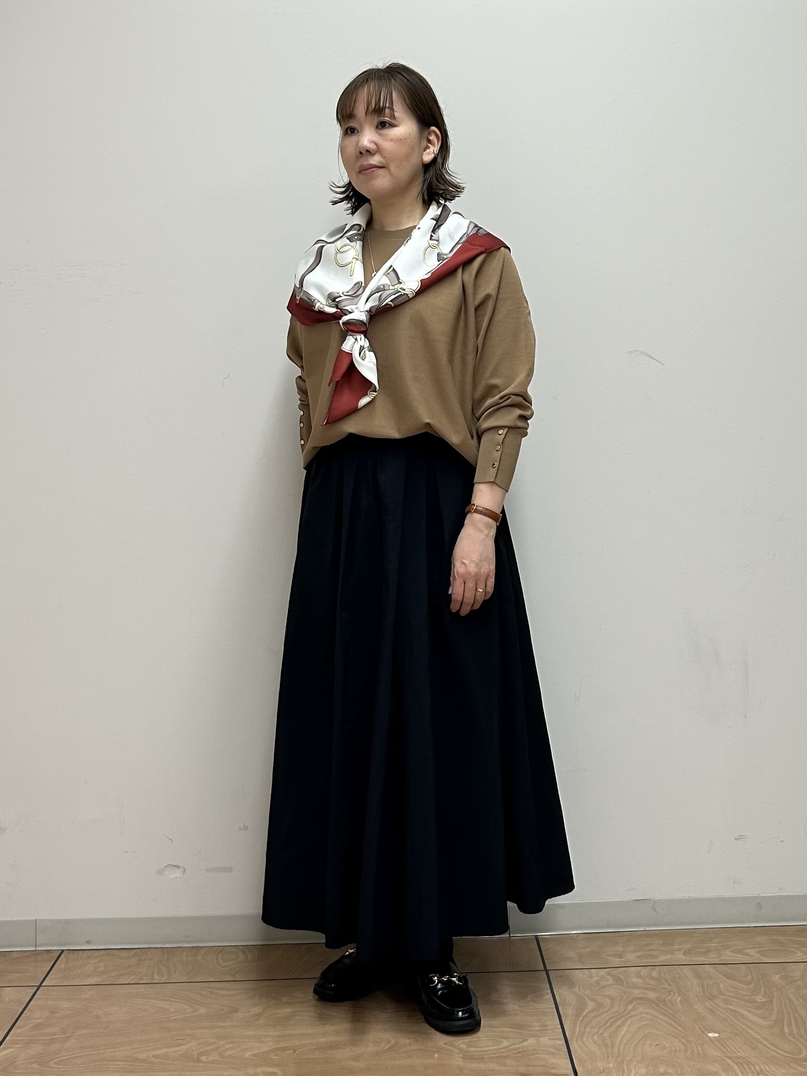 mariさんの「INDIVI｜【撥水／裏地なし軽量】ギャザーボリュームスカート」を使ったコーディネート