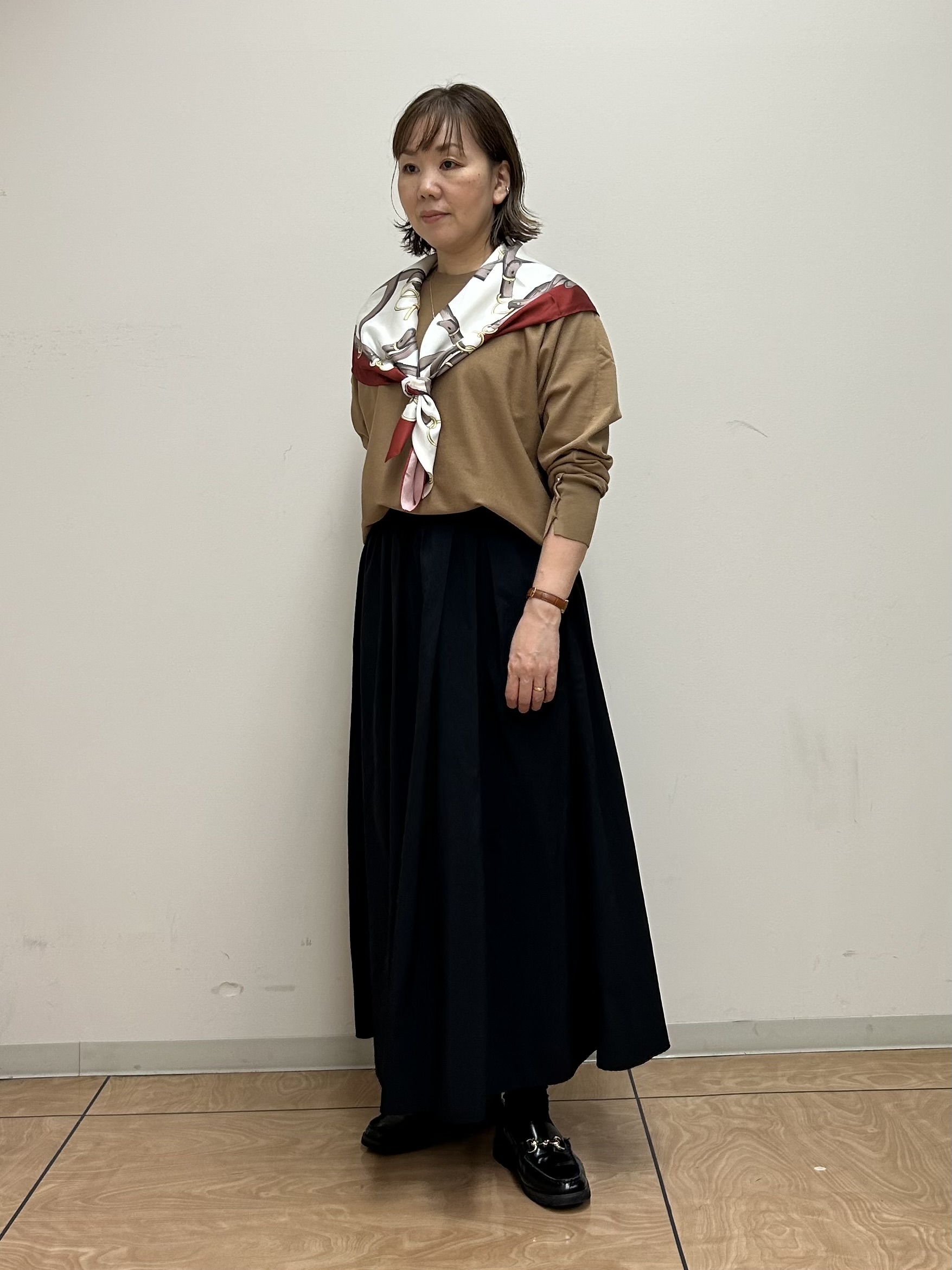 mariさんの「INDIVI｜【撥水／裏地なし軽量】ギャザーボリュームスカート」を使ったコーディネート
