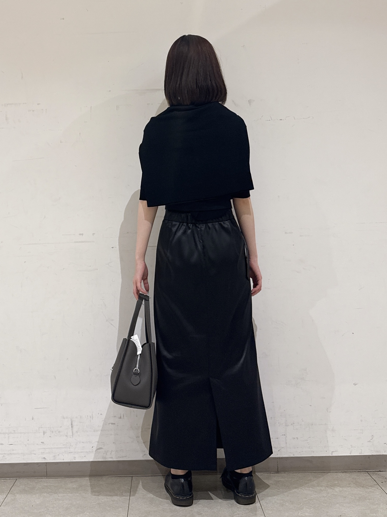 rinaさんの「INDIVI｜【2点セット】5分袖ニット＆カーディガン きれいめアンサンブルニット」を使ったコーディネート