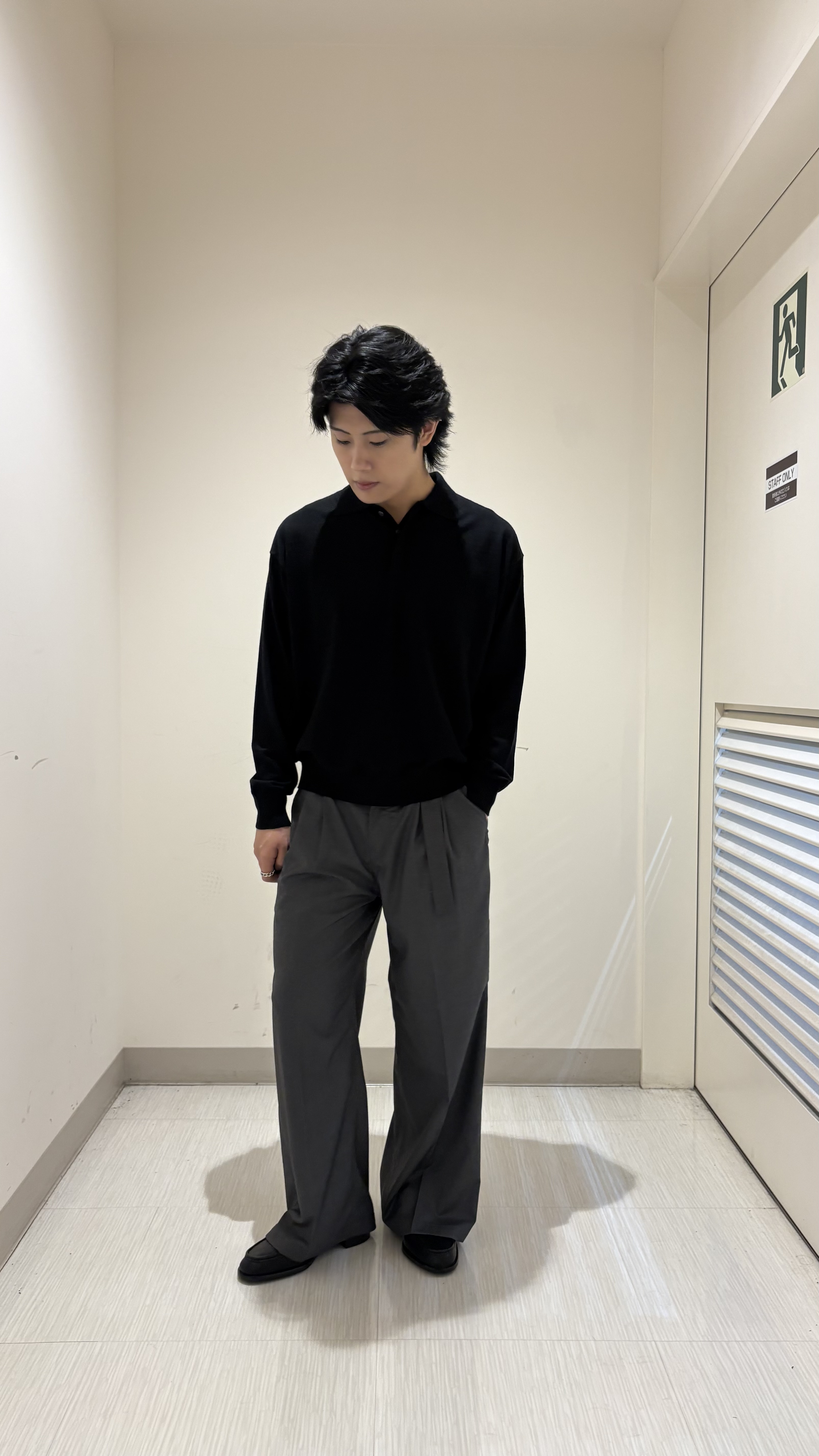 辻一樹さんの「tk.TAKEO KIKUCHI｜ハイゲージニットポロシャツ」を使ったコーディネート