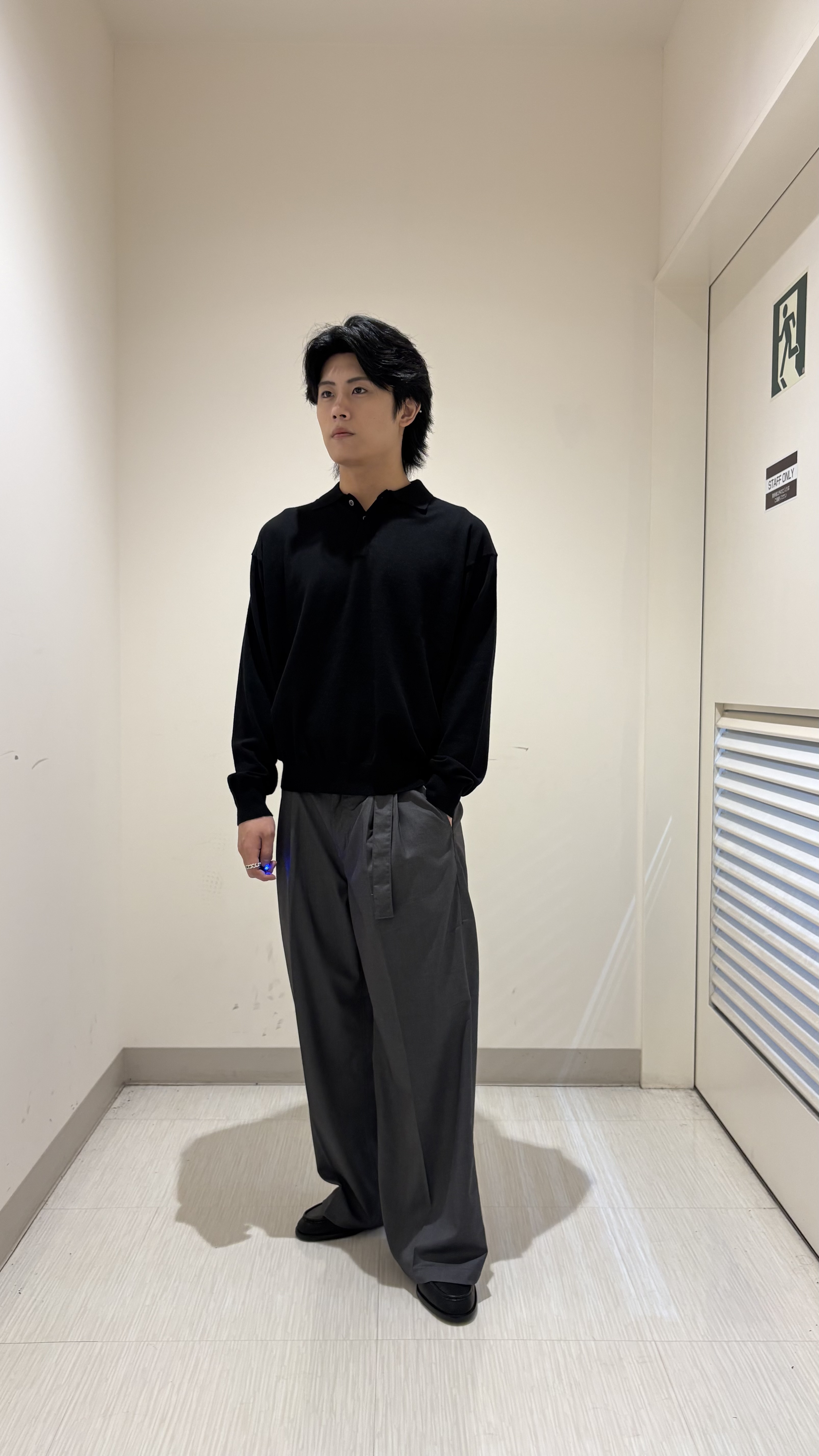 辻一樹さんの「tk.TAKEO KIKUCHI｜ハイゲージニットポロシャツ」を使ったコーディネート