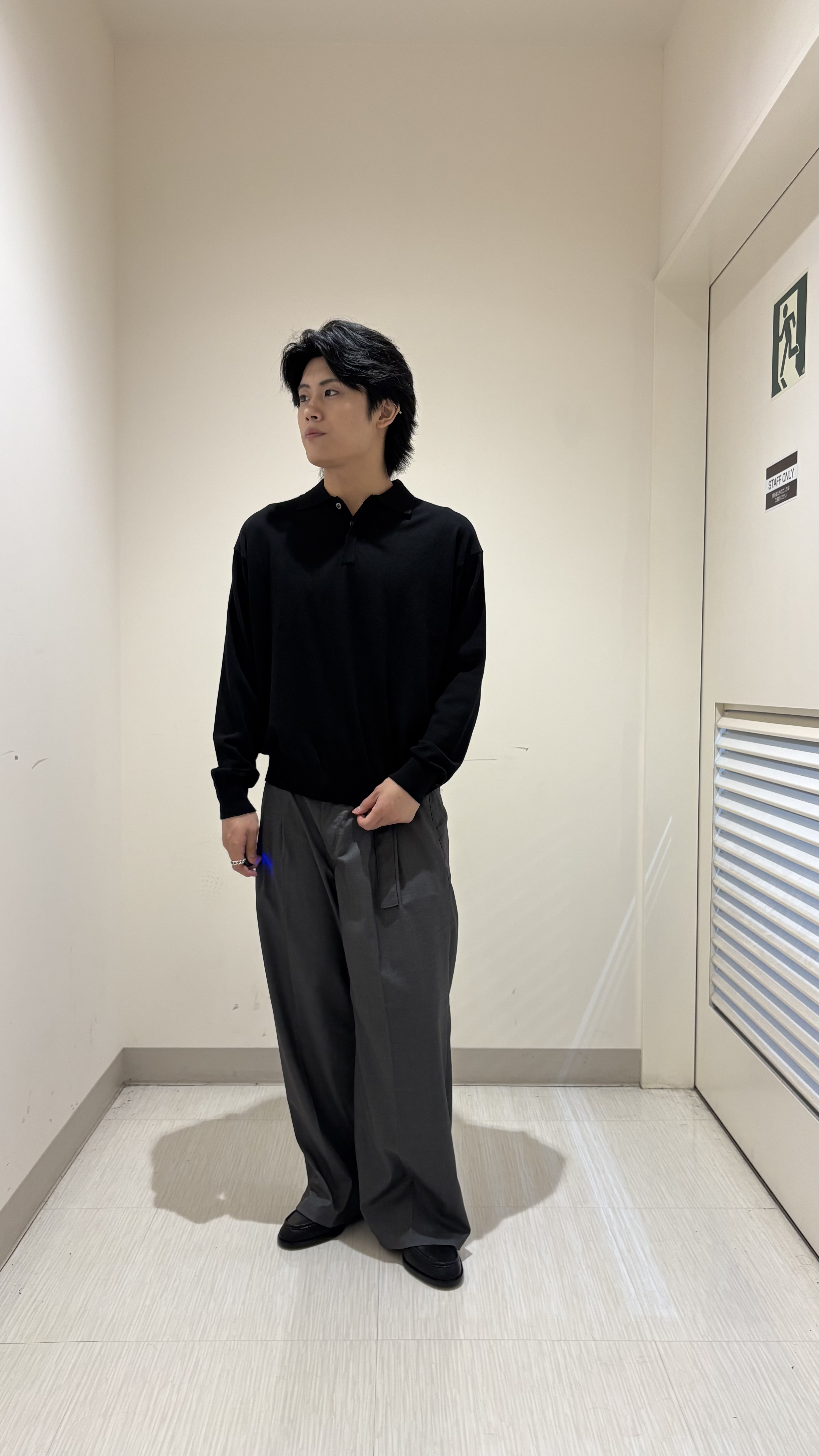 辻一樹さんの「tk.TAKEO KIKUCHI｜ハイゲージニットポロシャツ」を使ったコーディネート