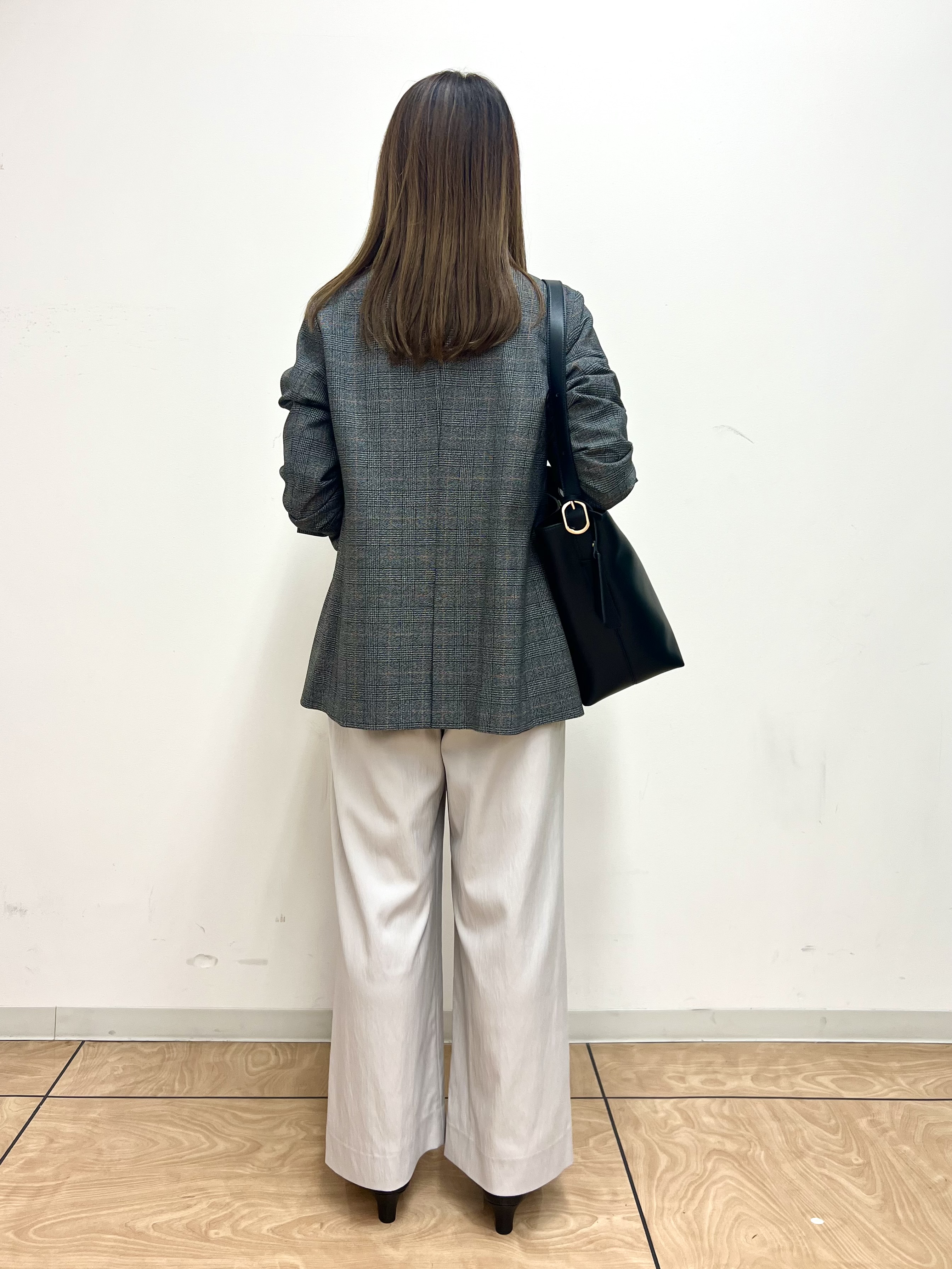 カナさんの「INDIVI｜【体型カバー／洗える】シアードルマンニット」を使ったコーディネート