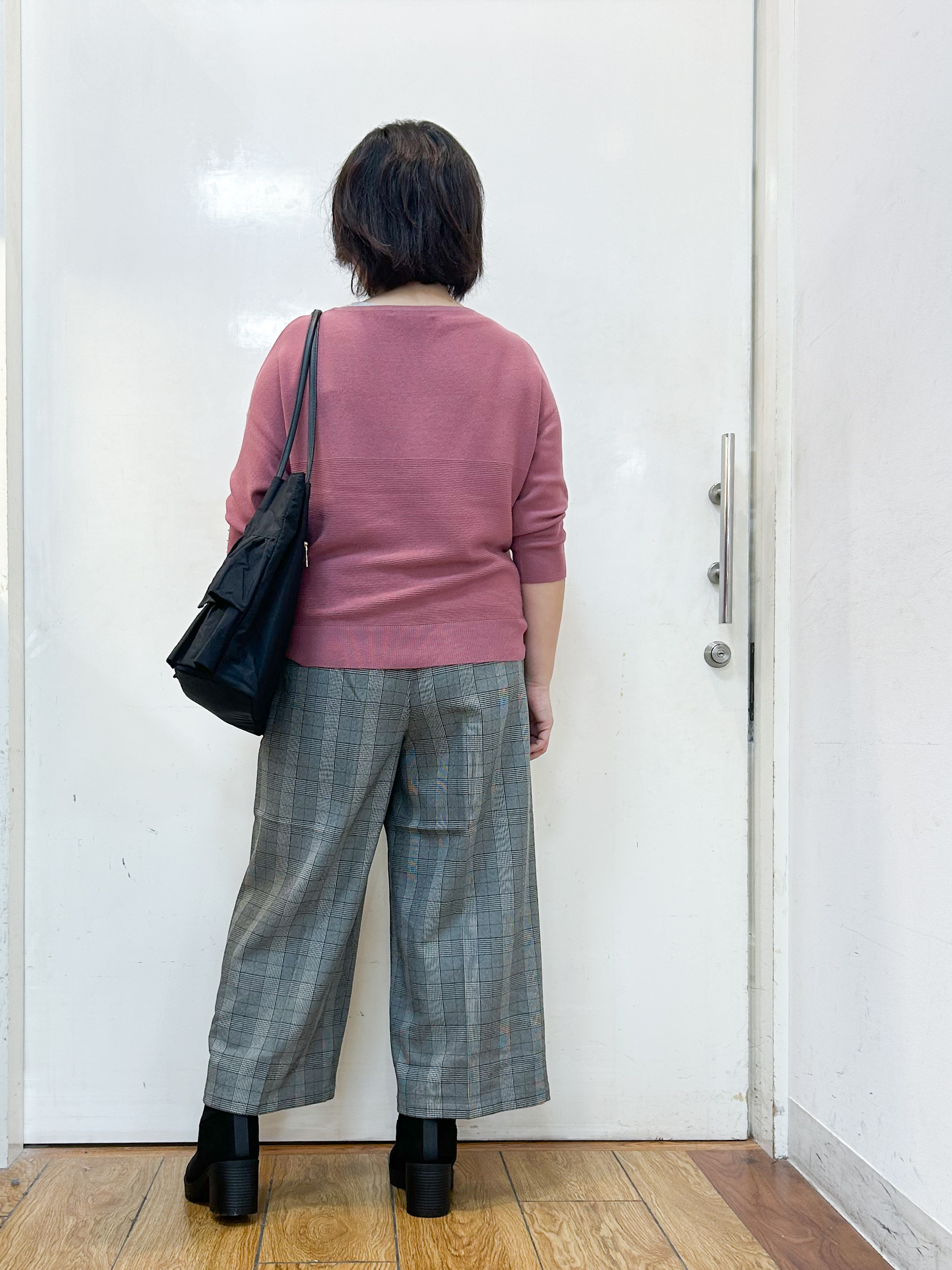 haruさんの「SHOO･LA･RUE｜【毛玉になりにくい】パール調ボタンが女性らしさをプラス ガーター切替 7分袖ドルマンニット」を使ったコーディネート