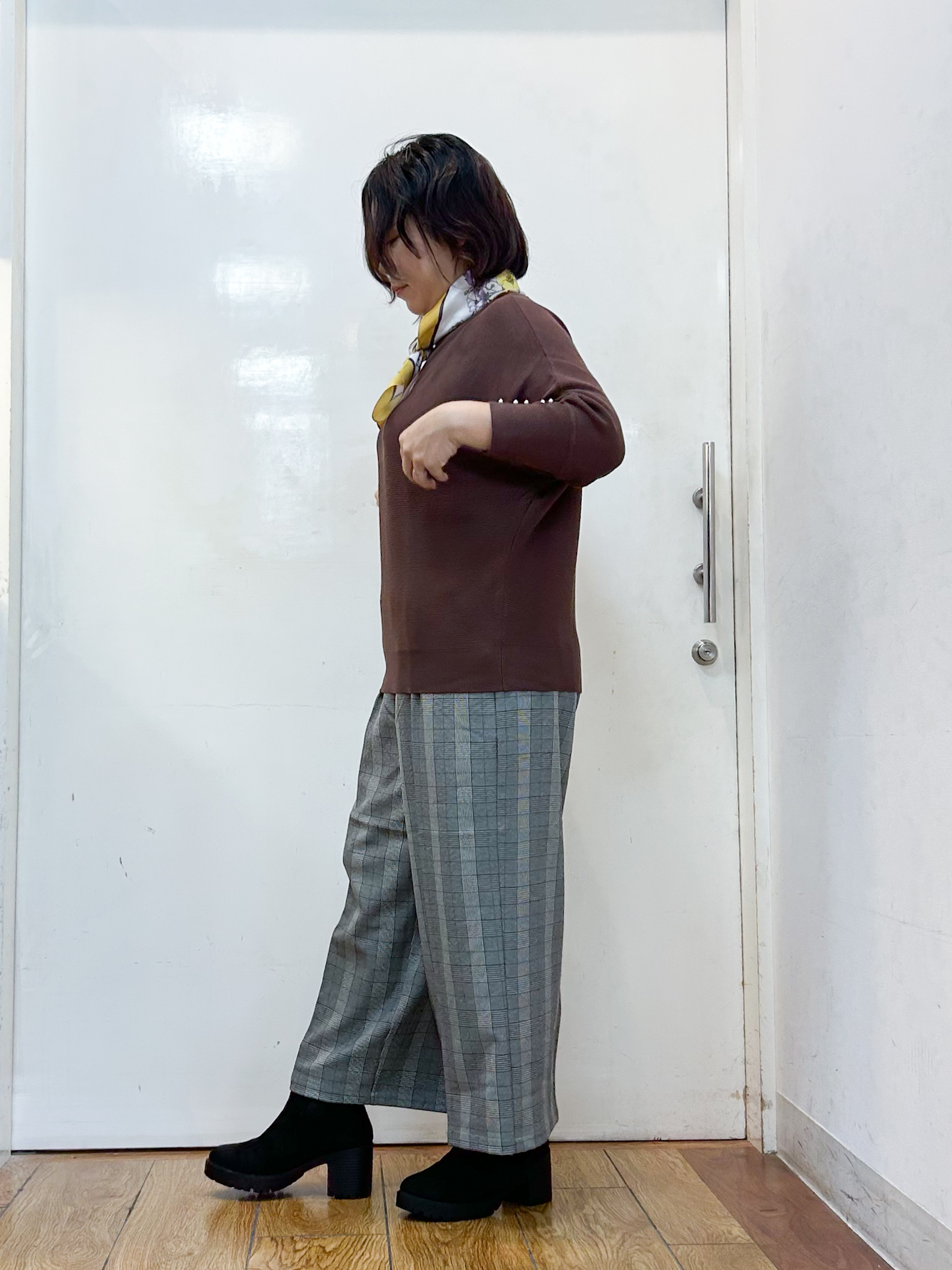 haruさんの「SHOO･LA･RUE｜【毛玉になりにくい】パール調ボタンが女性らしさをプラス ガーター切替 7分袖ドルマンニット」を使ったコーディネート