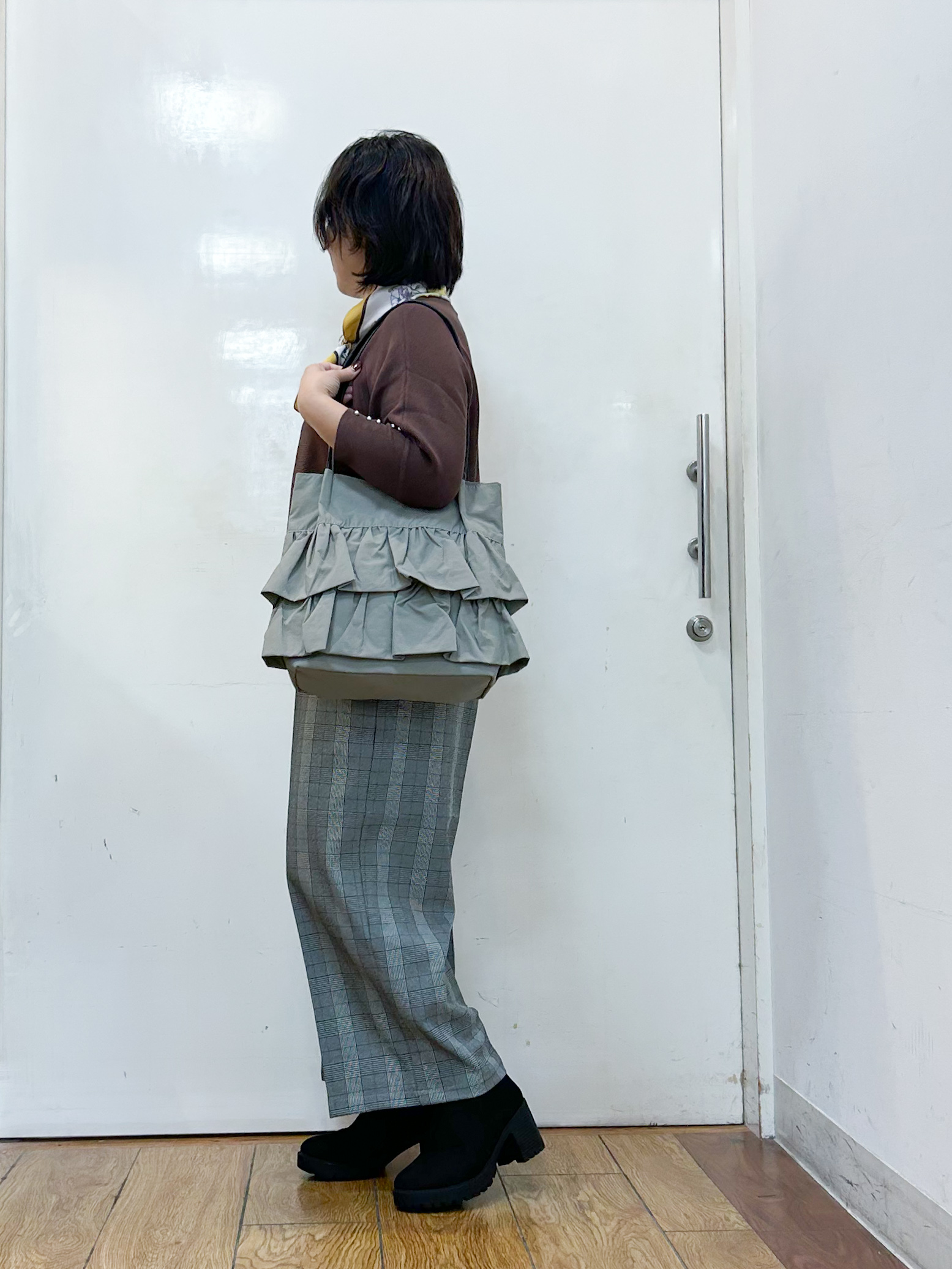 haruさんの「SHOO･LA･RUE｜【毛玉になりにくい】パール調ボタンが女性らしさをプラス ガーター切替 7分袖ドルマンニット」を使ったコーディネート