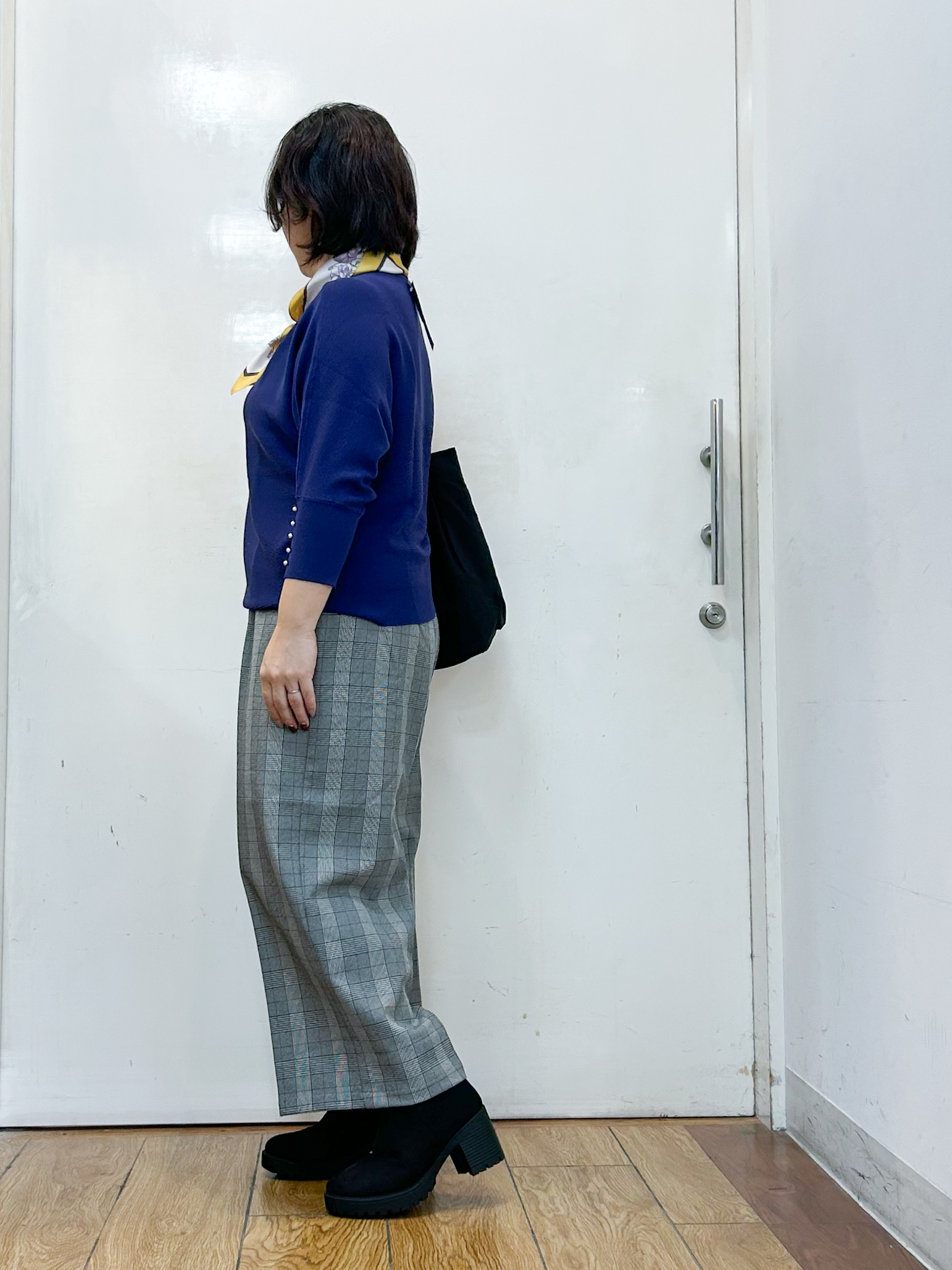haruさんの「SHOO･LA･RUE｜【毛玉になりにくい】パール調ボタンが女性らしさをプラス ガーター切替 7分袖ドルマンニット」を使ったコーディネート