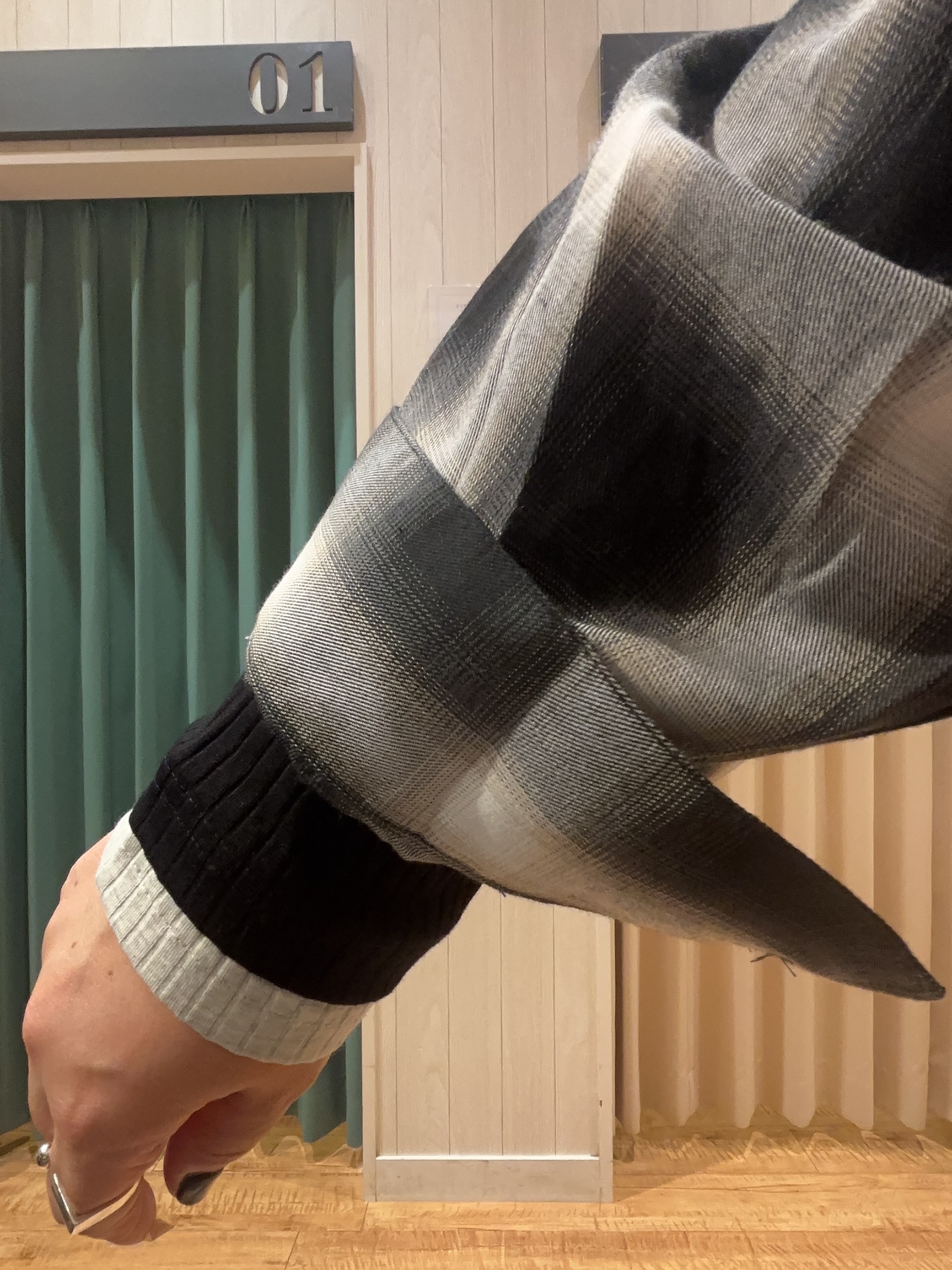 タガさんの「SHOO･LA･RUE｜【洗濯後しわになりにくい/S-LL】気分で選ぶ 大人のデイリー使いに ベーシックシャツ」を使ったコーディネート
