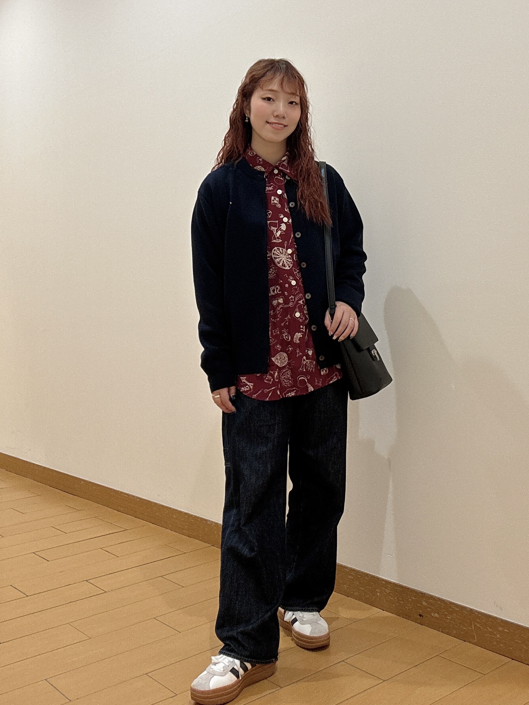 ヒナさんの「TAKEO KIKUCHI｜【BOWLER HAT LABEL】日本製PLAYプリントシャツ」を使ったコーディネート