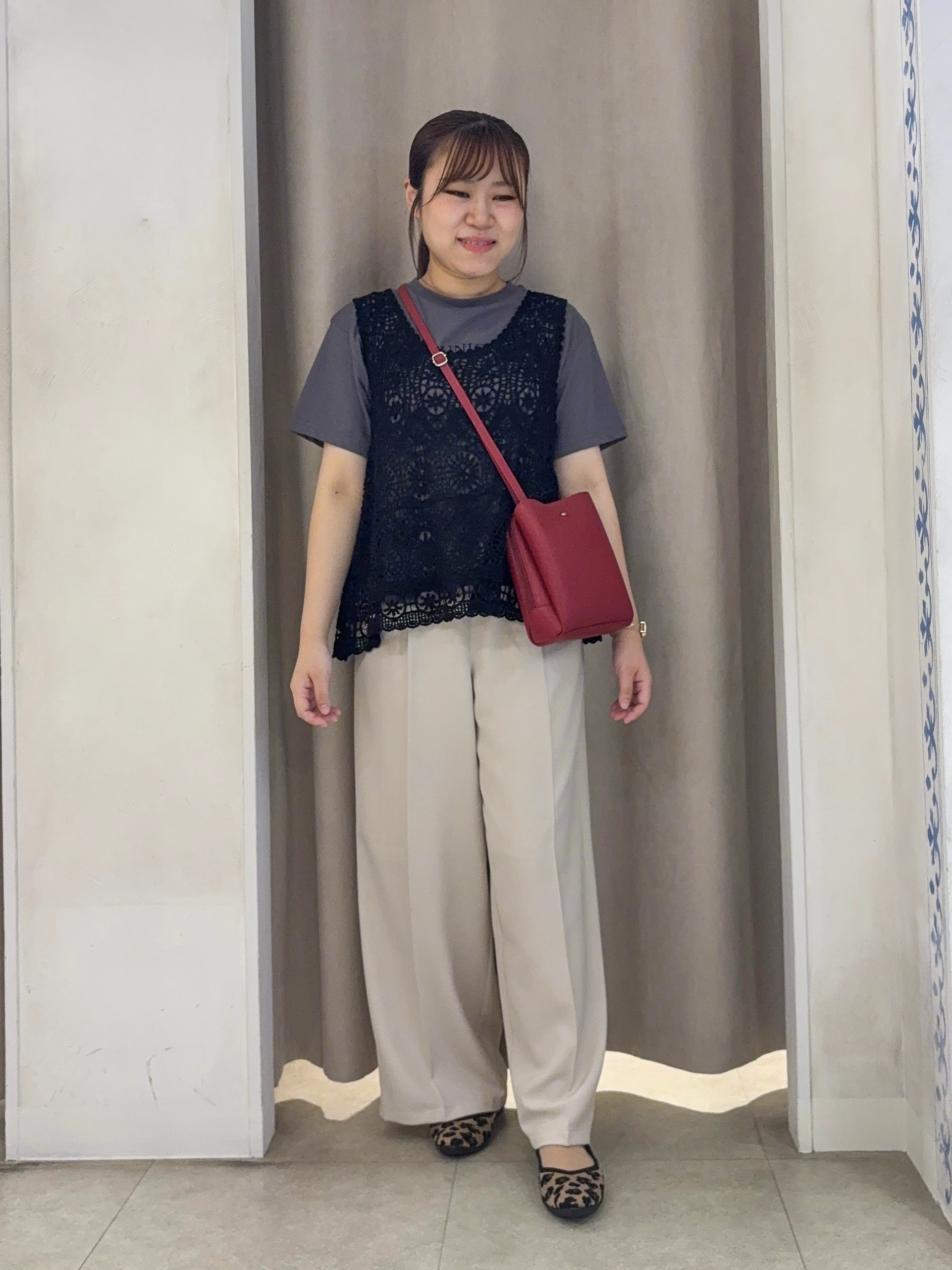 SO(R)Aさんの「SHOO･LA･RUE｜【通気性〇/セットアップ可/洗濯機可】メッシュドルマン ジップブルゾン」を使ったコーディネート