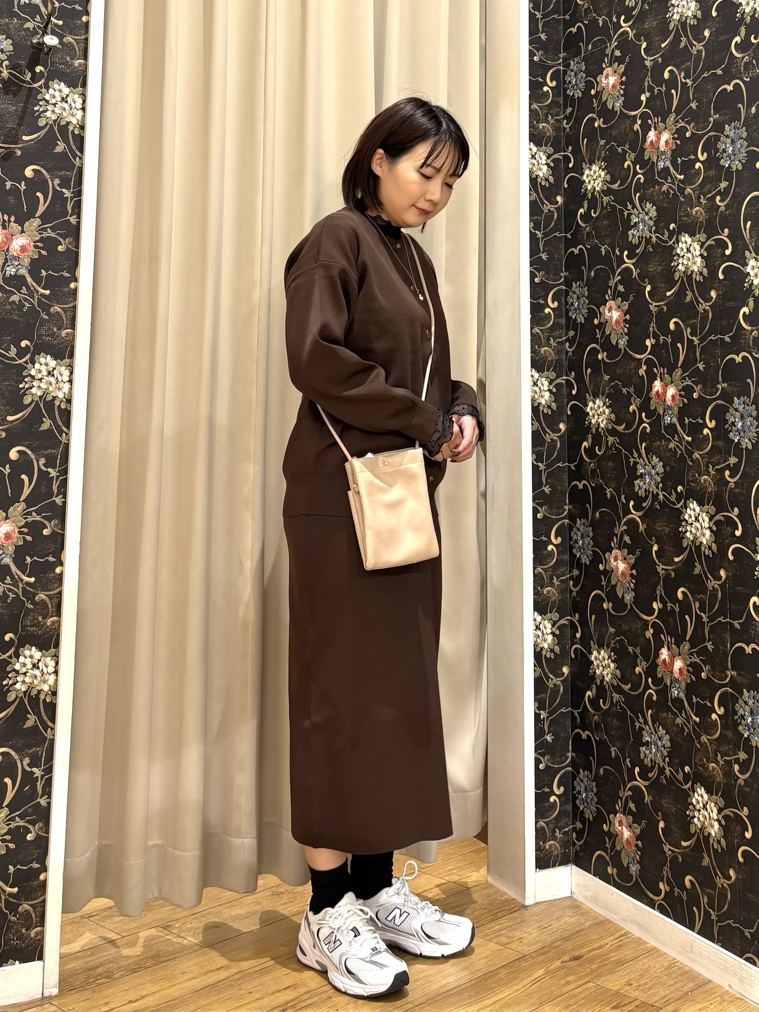 ネリさんの「SHOO･LA･RUE｜【セットアップ可/洗濯機可】軽やかに羽織れる スポンディッシュ ニットカーディガン」を使ったコーディネート