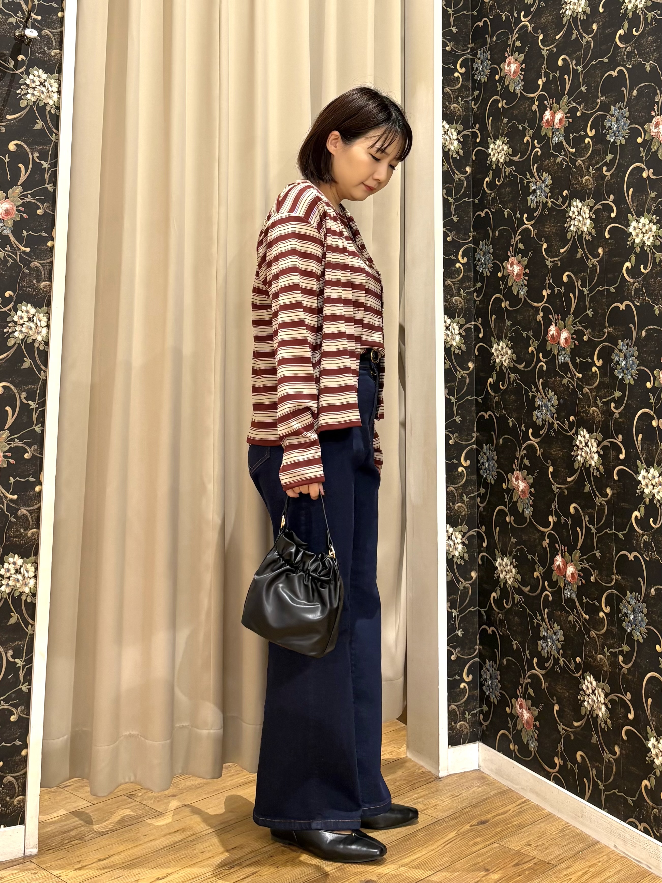 ネリさんの「SHOO･LA･RUE｜【2点セット/洗濯機可】マルチボーダーTシャツ+カーディガン」を使ったコーディネート