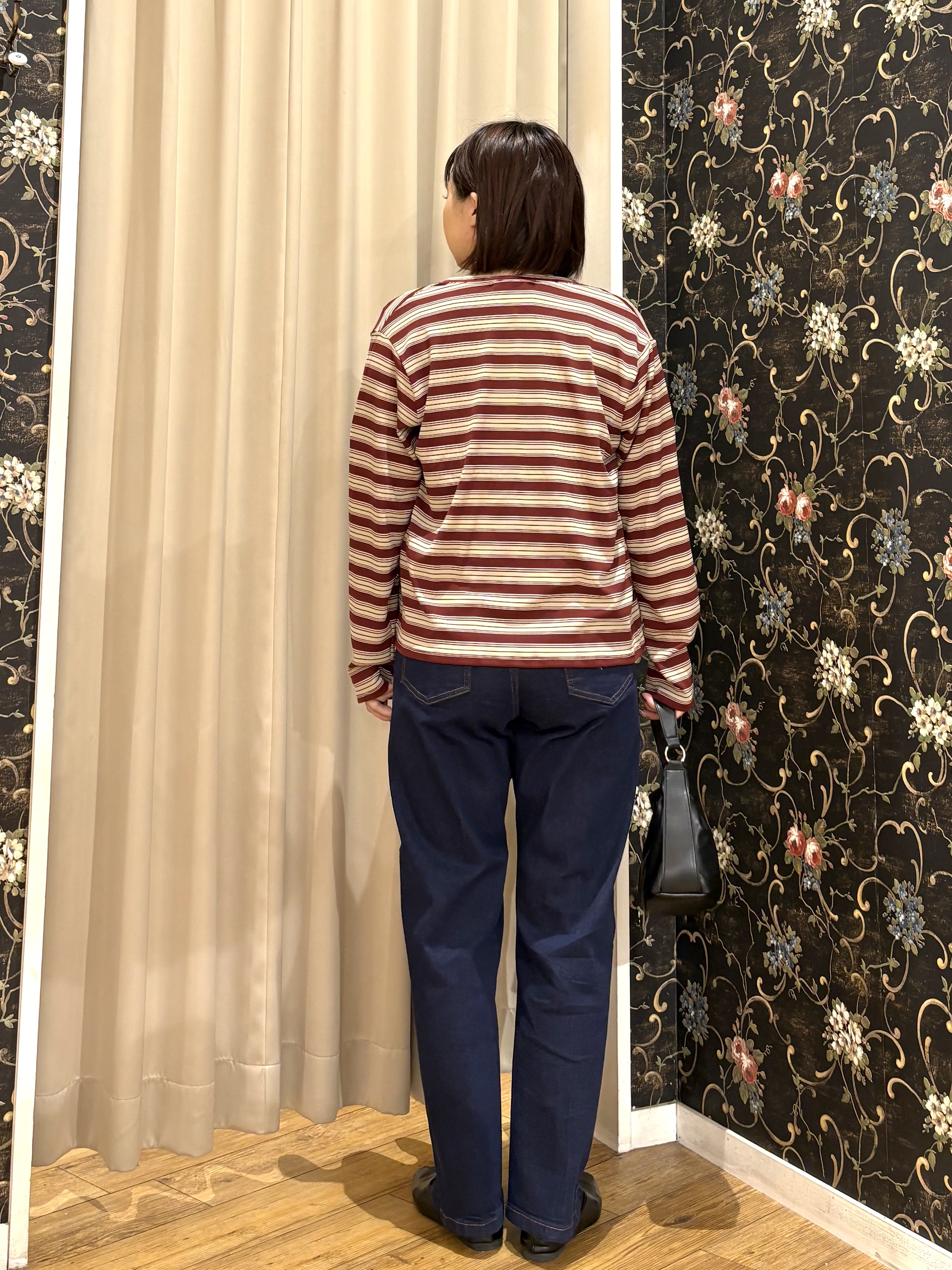 ネリさんの「SHOO･LA･RUE｜【2点セット/洗濯機可】マルチボーダーTシャツ+カーディガン」を使ったコーディネート