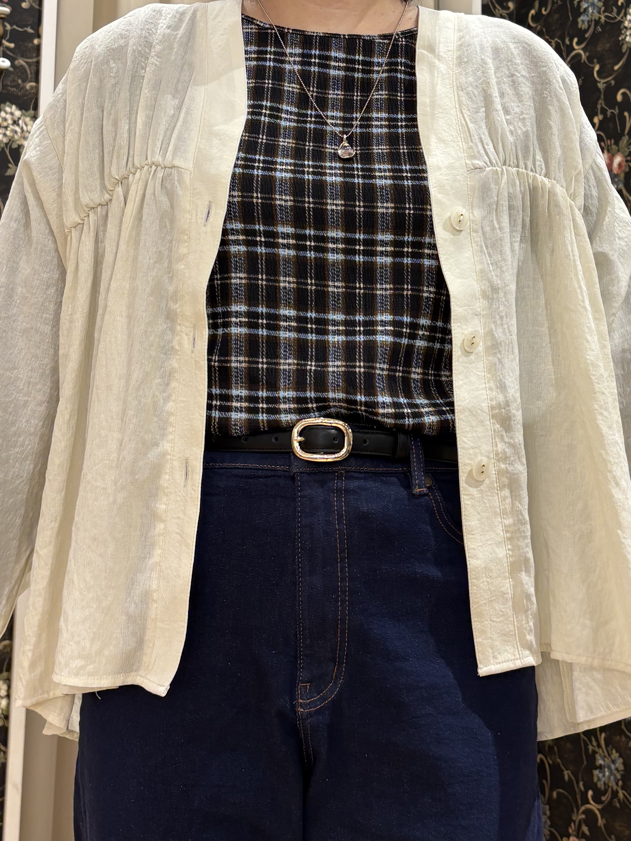 ネリさんの「SHOO･LA･RUE｜【S-LL/洗濯機可】着痩せシルエット シャーリングシャツカーディガン」を使ったコーディネート