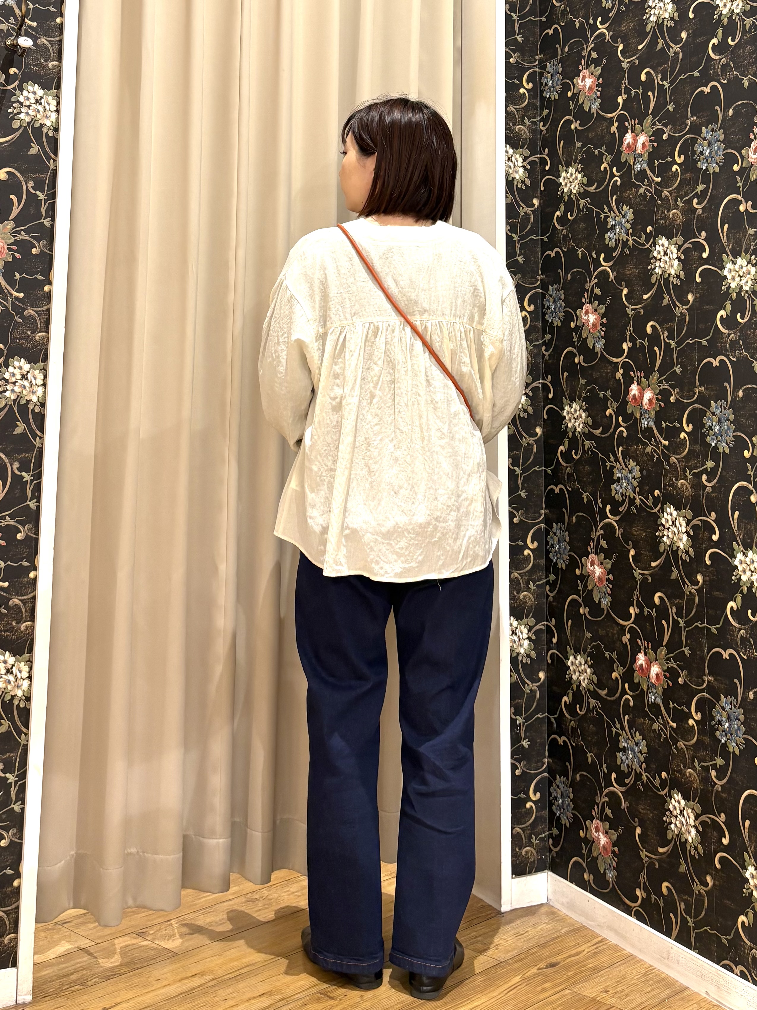 ネリさんの「SHOO･LA･RUE｜【S-LL/洗濯機可】着痩せシルエット シャーリングシャツカーディガン」を使ったコーディネート