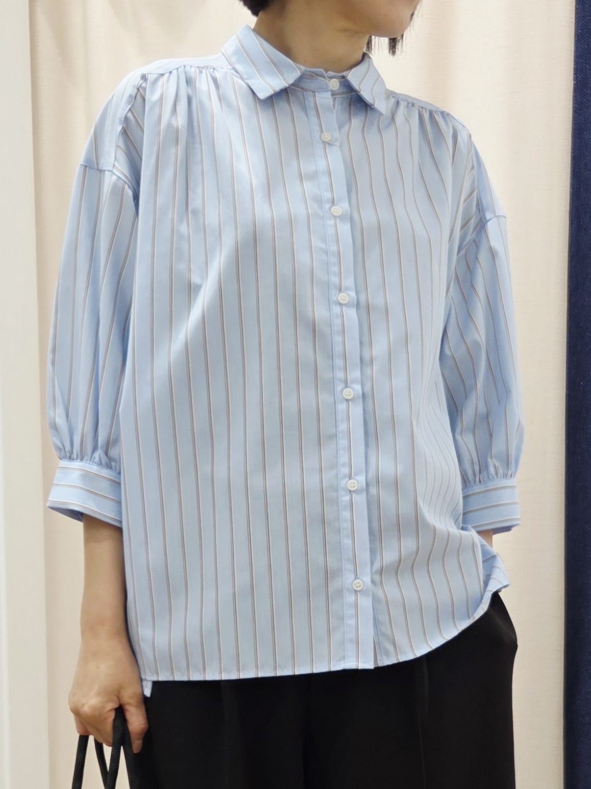 Yamadaさんの「Dessin｜【秋羽織り/洗濯機OK】ギャザースリーブストライプシャツ6分袖」を使ったコーディネート