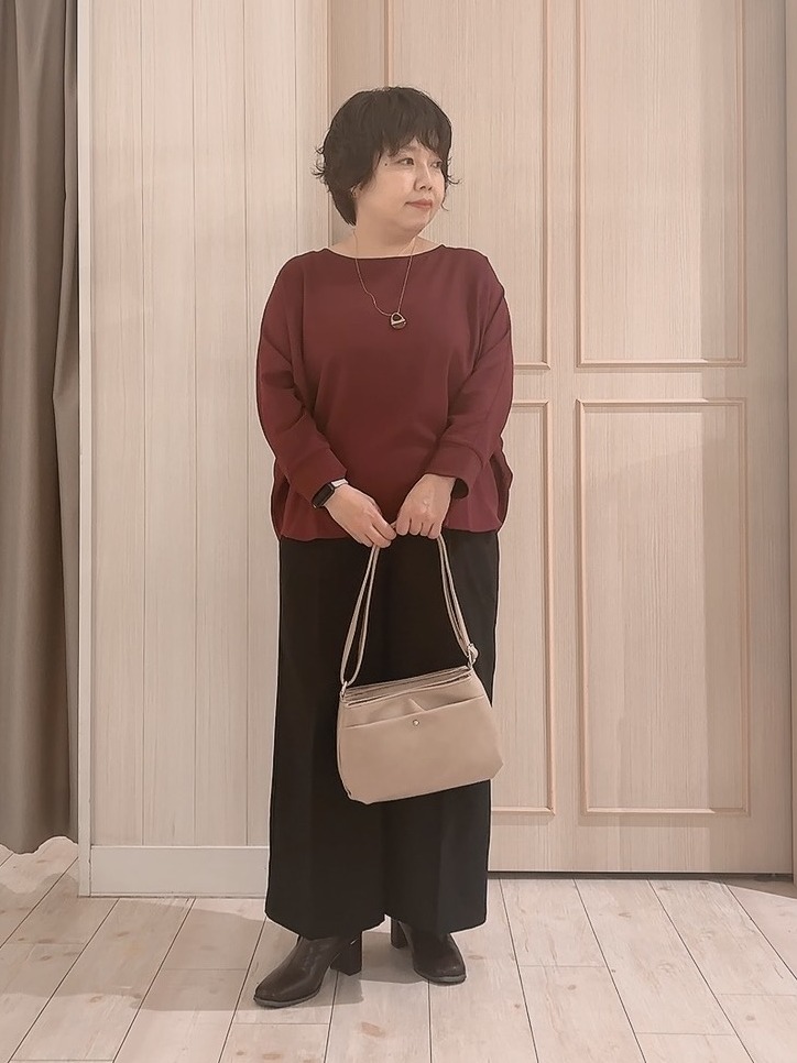 えりっこさんの「SHOO･LA･RUE｜【着丈選べる/洗濯後しわになりにくい】インせず着られる ドルマンブラウス」を使ったコーディネート