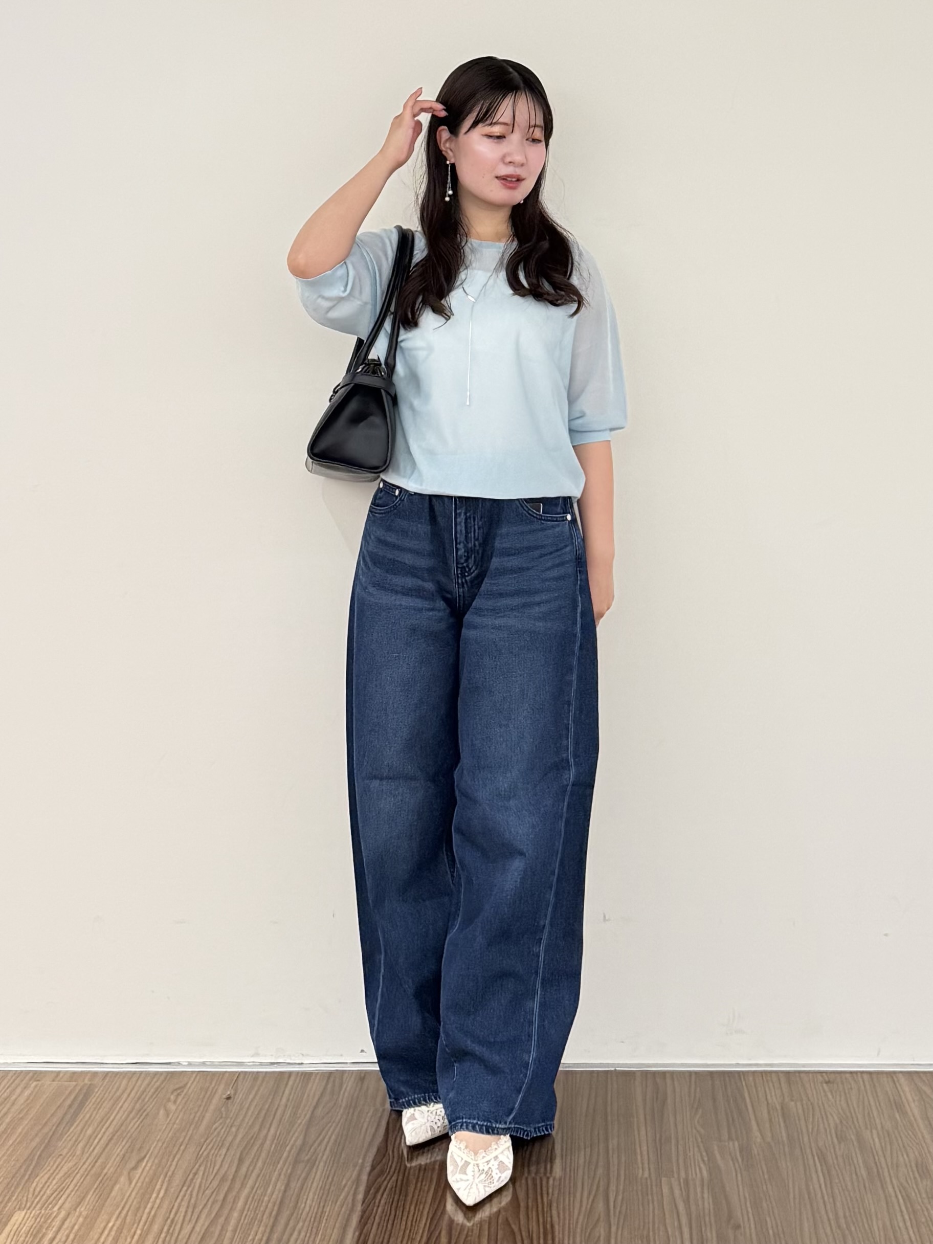 いくみさんの「INDIVI｜【体型カバー／洗える】シアードルマンニット」を使ったコーディネート