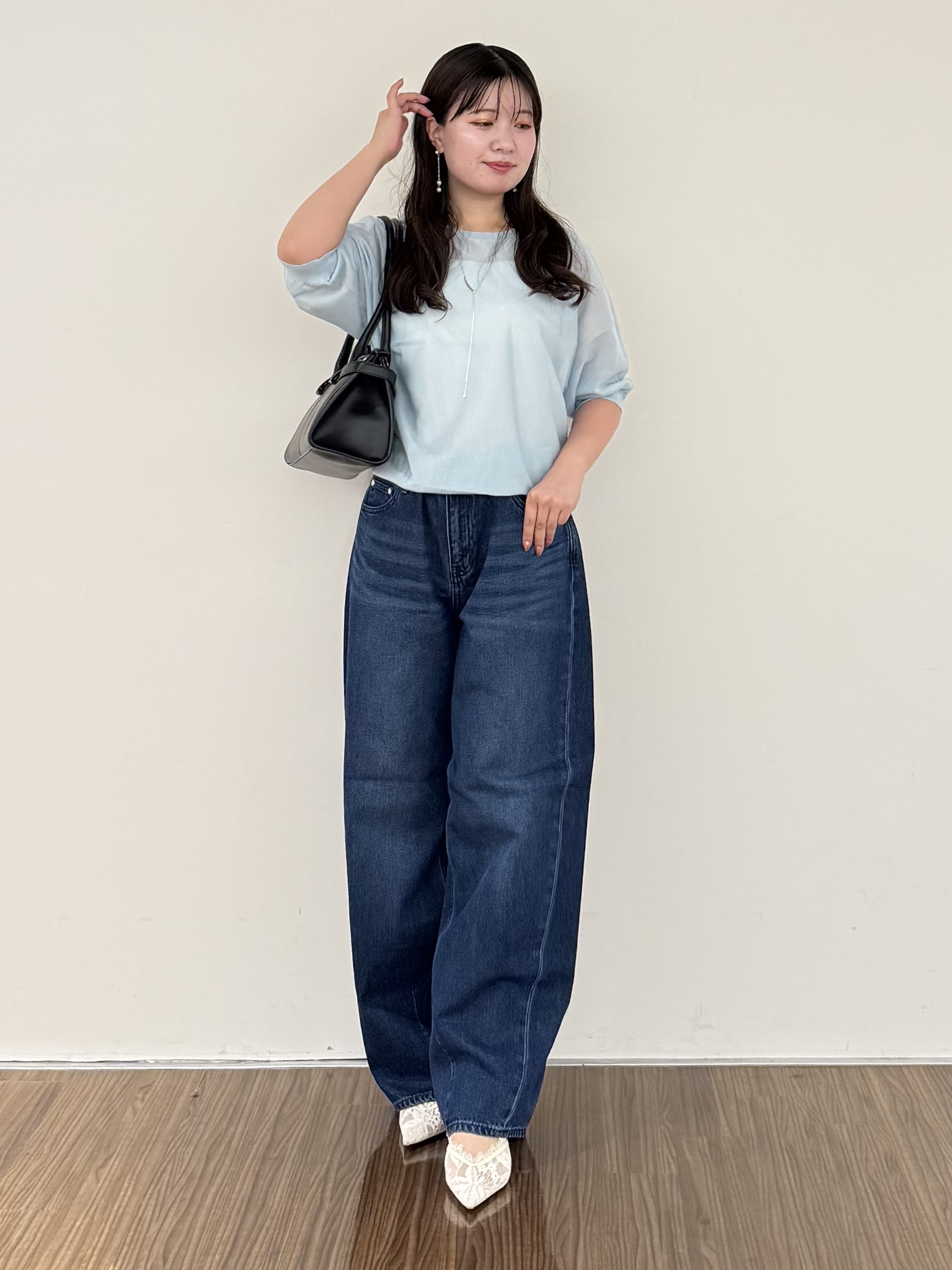 いくみさんの「INDIVI｜【体型カバー／洗える】シアードルマンニット」を使ったコーディネート