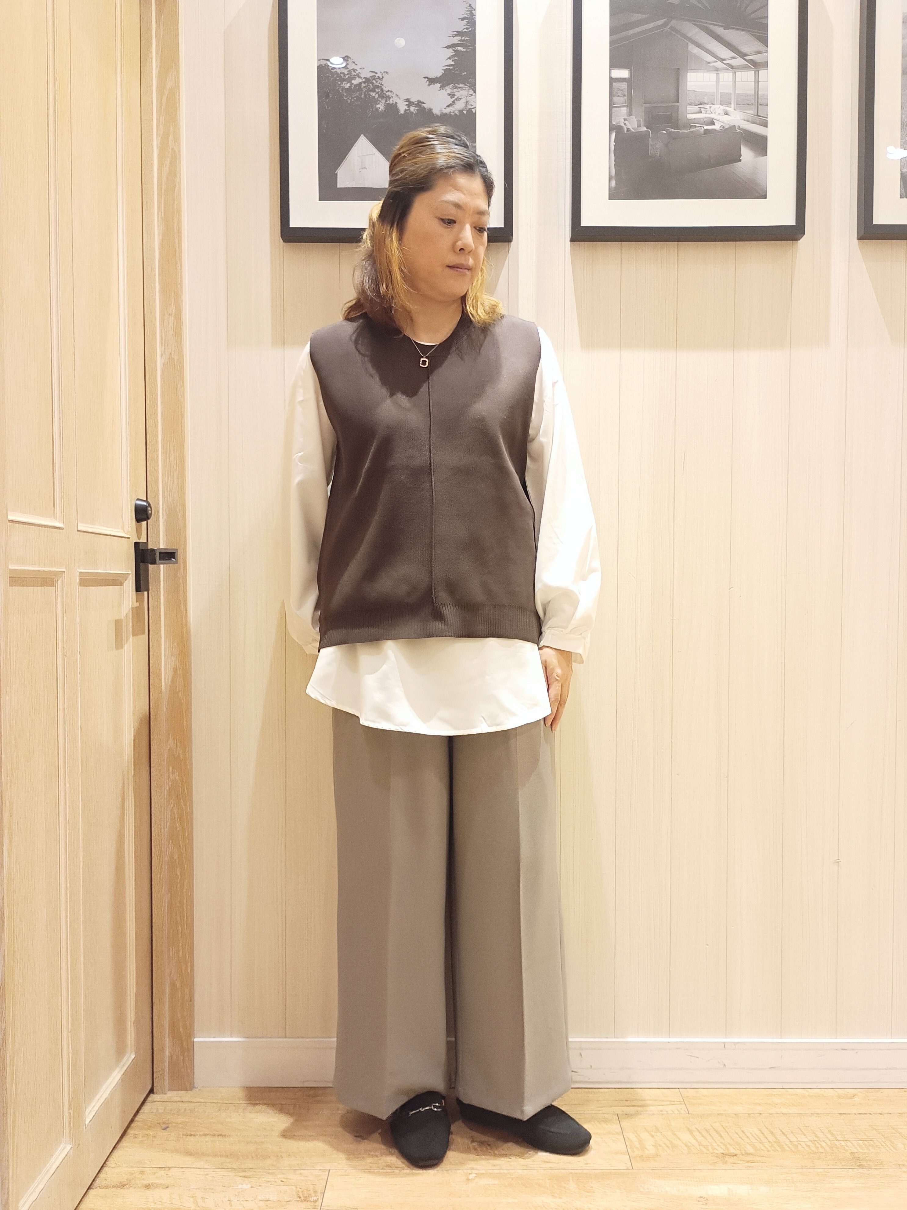 S☆mama さんの「SHOO･LA･RUE｜【2点セット/S-LL】着回し自在 スポンディッシュニットベスト＆フレアシャツ」を使ったコーディネート