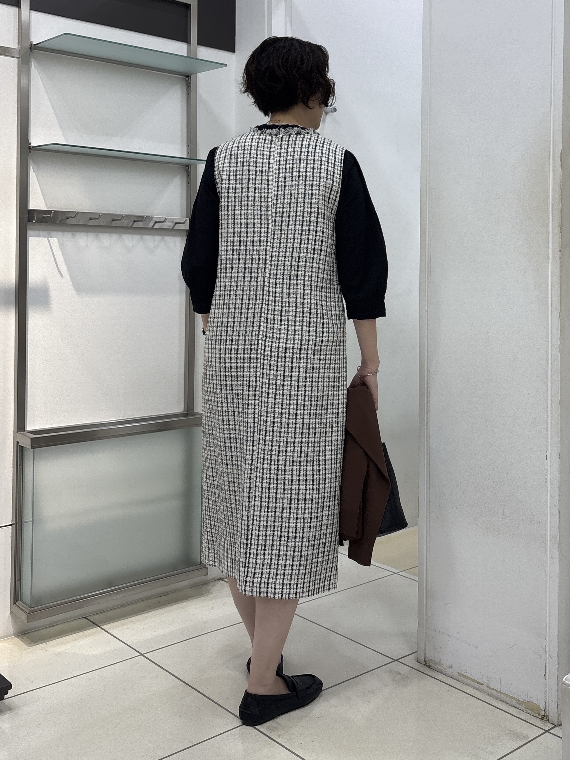 yuriさんの「INDIVI｜【華やか／スタイルUP】上品ツイードジャンパードレス」を使ったコーディネート