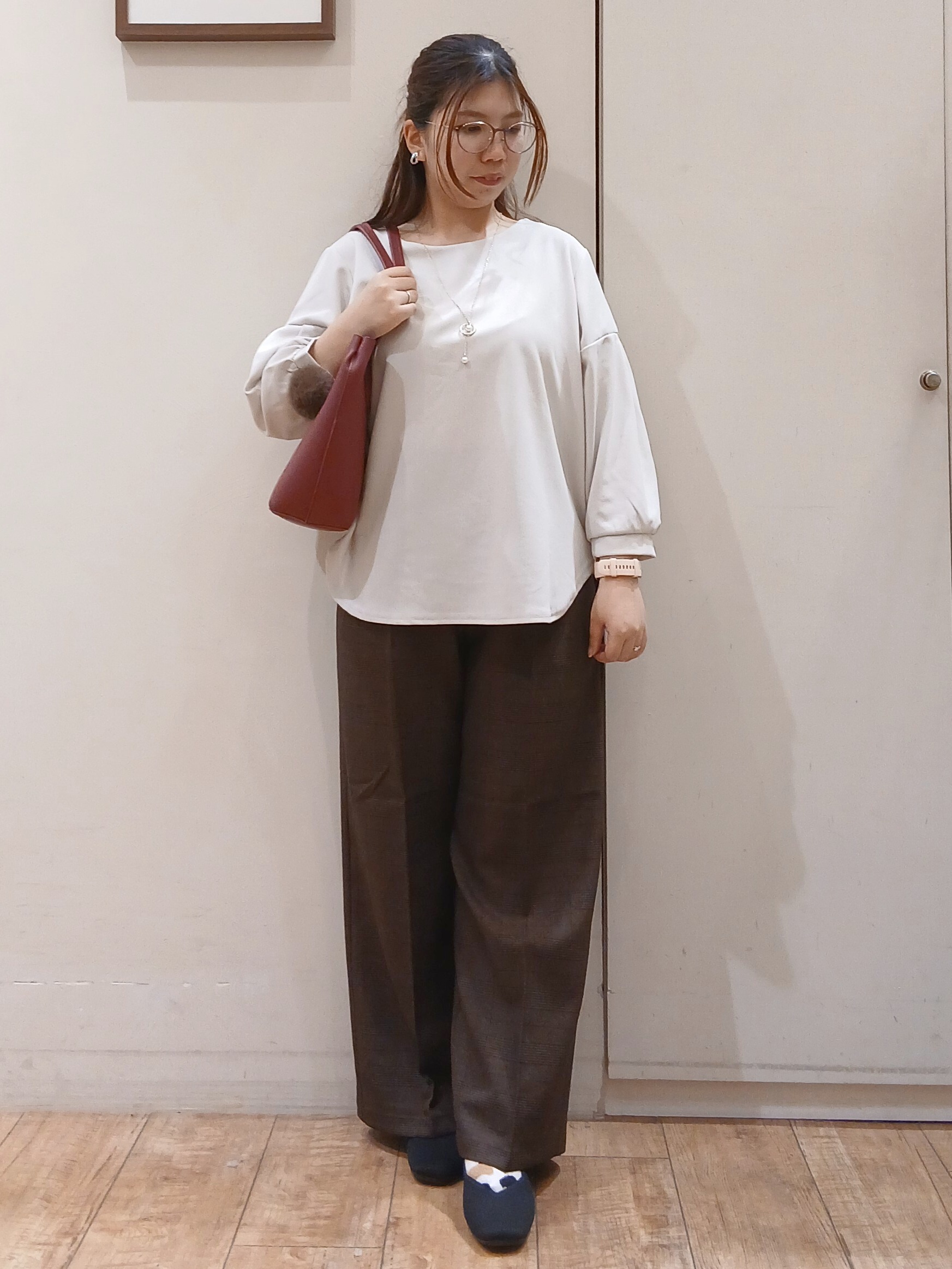 Riranさんの「SHOO･LA･RUE｜【着丈選べる/2点セット/S-LL/洗濯機可】ネックレス付き 着心地さらり7分袖ブラウス」を使ったコーディネート